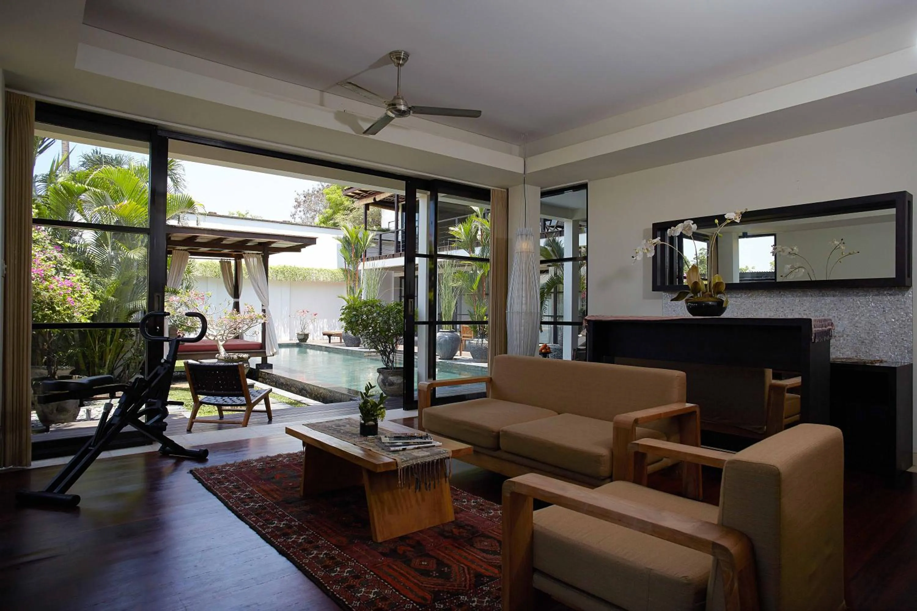 Communal lounge/ TV room in Temple Hill Residence Villa