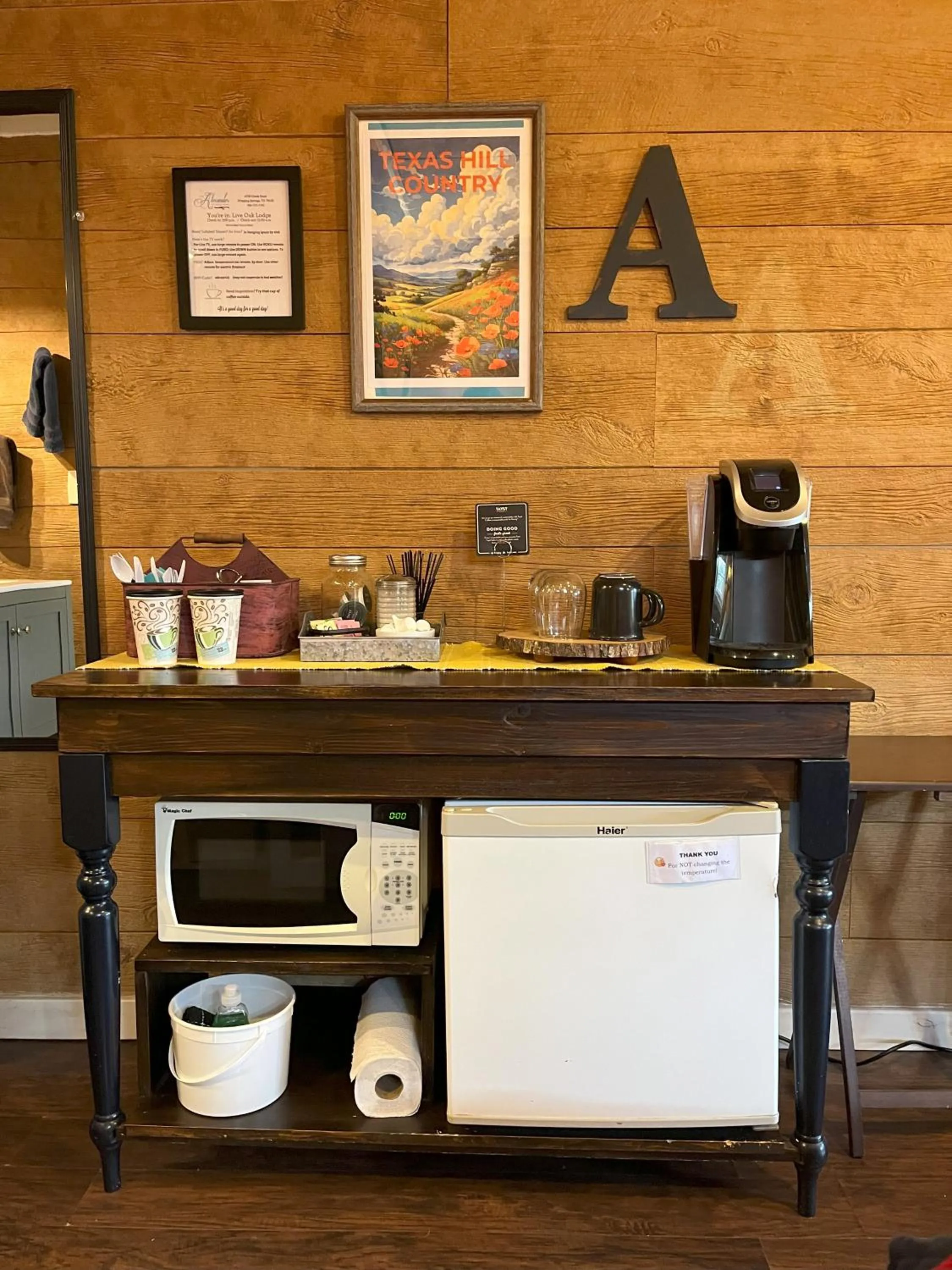 Coffee/tea facilities in The Alexander at Creek Road