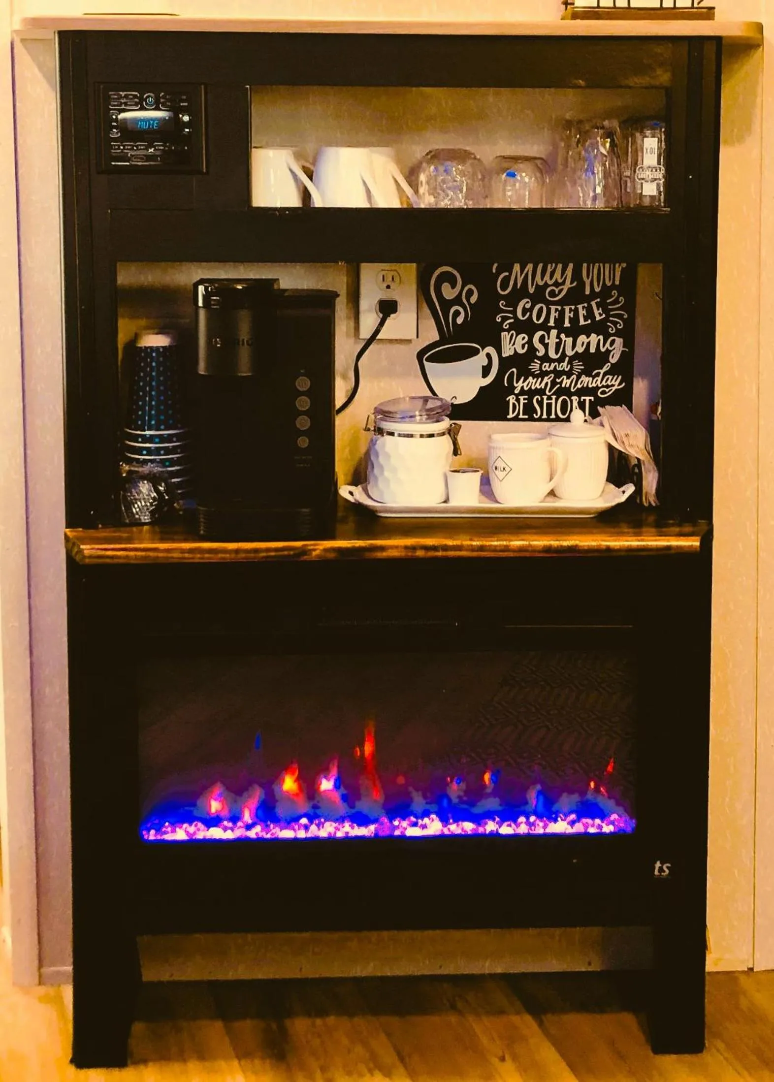 Coffee/tea facilities in The Alexander at Creek Road