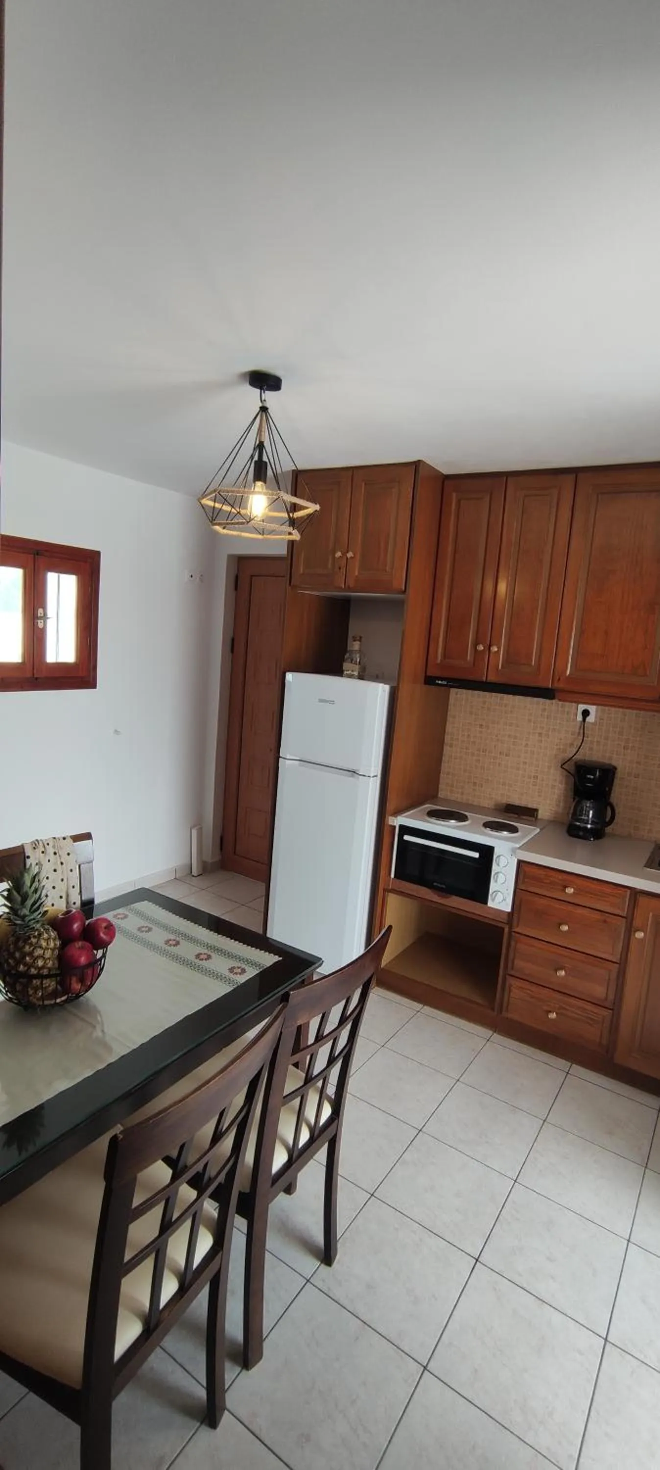 Dining area in Kapetanos Rooms