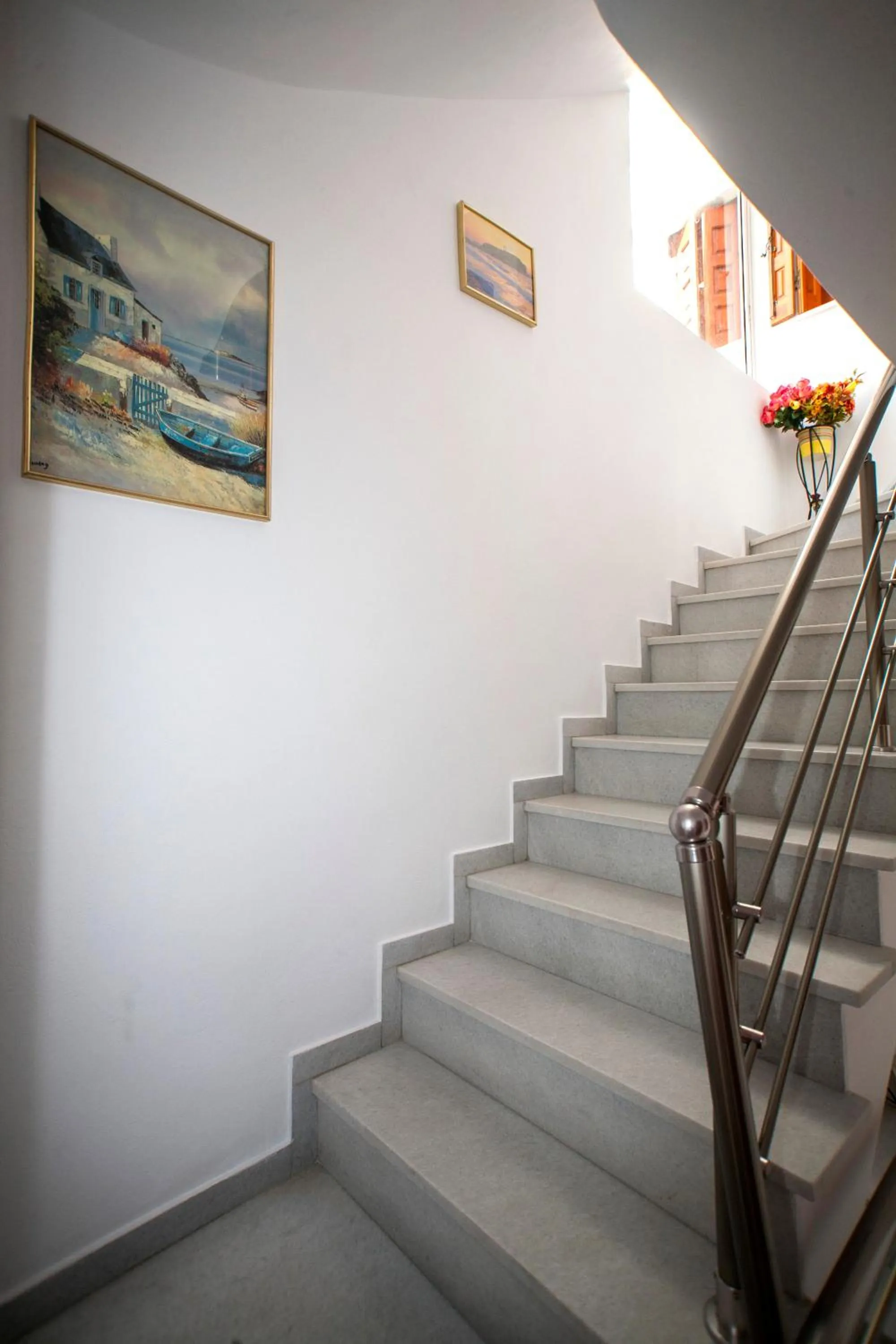 Area and facilities in Kapetanos Rooms