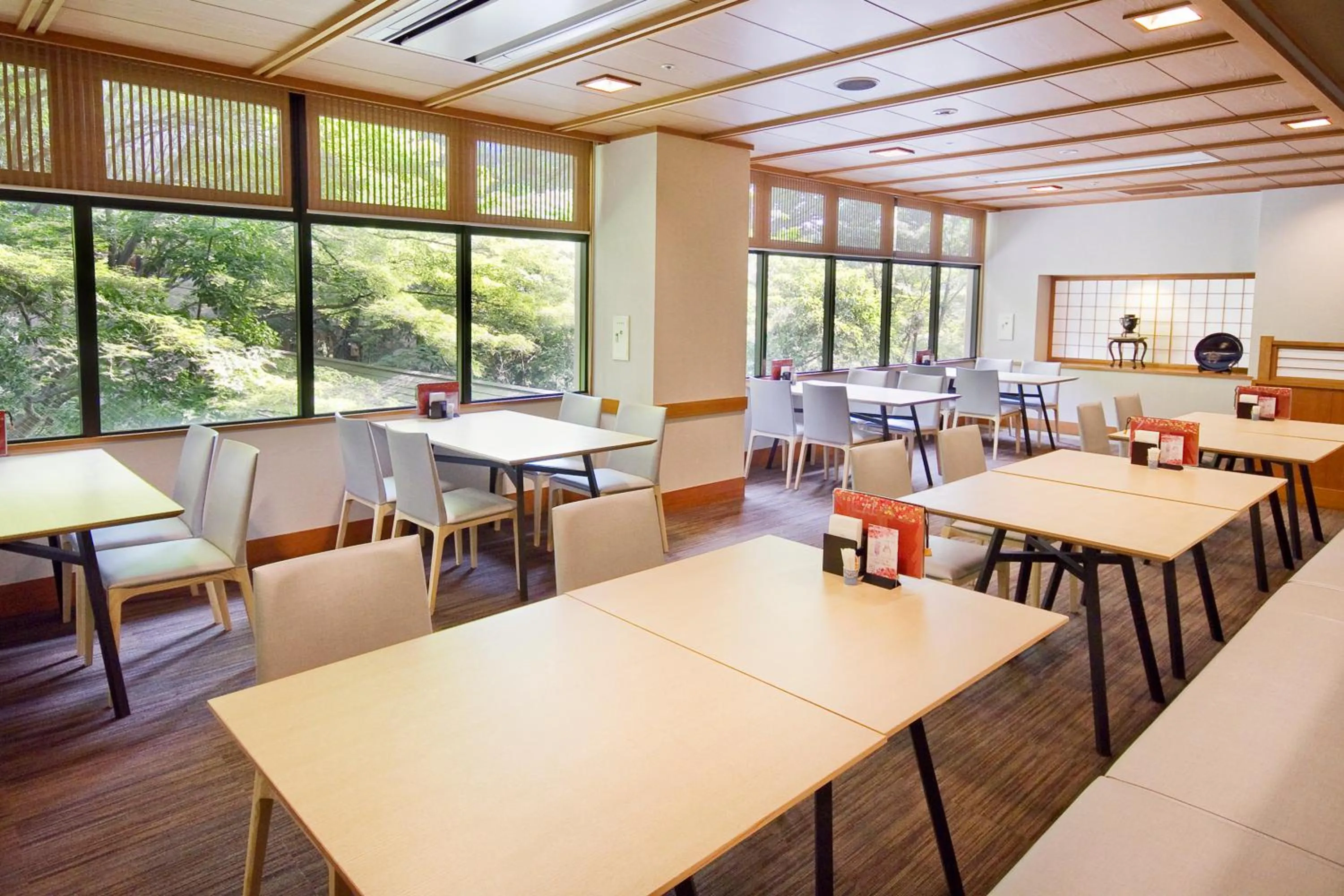 Restaurant/places to eat in Funaya