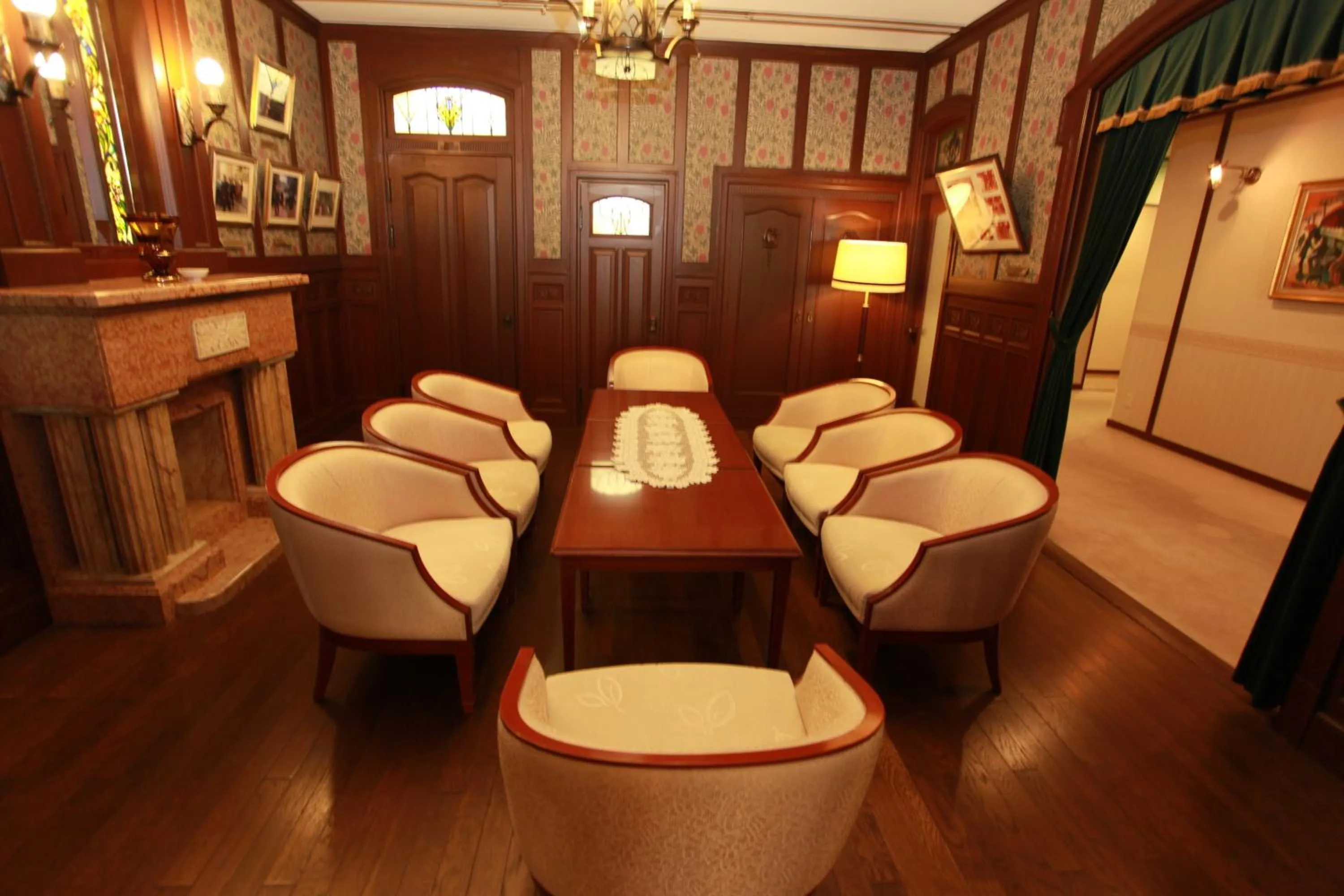 Decorative detail in Funaya