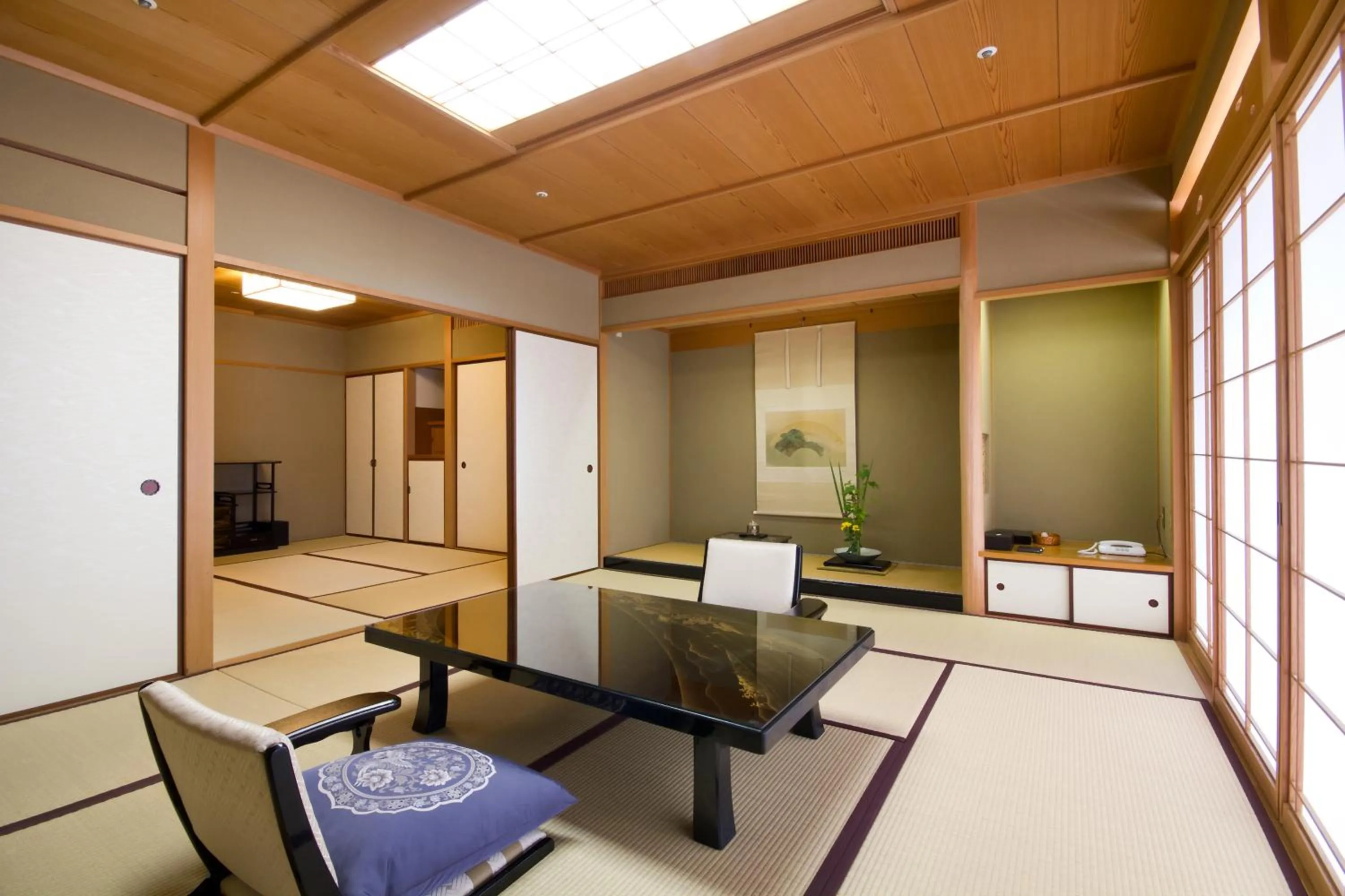 Decorative detail in Funaya