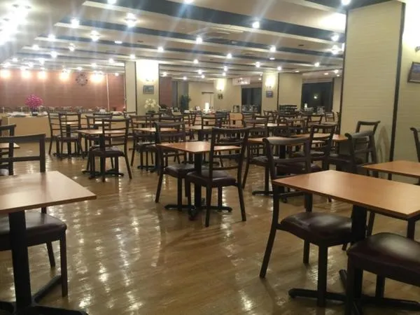 Restaurant/places to eat in Shirakabako View Hotel