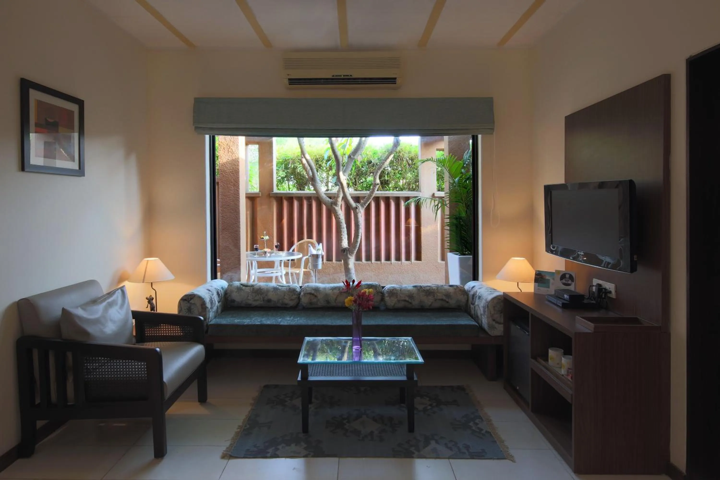 Living room in Lemon Tree Hotel, Tarudhan Valley, Manesar