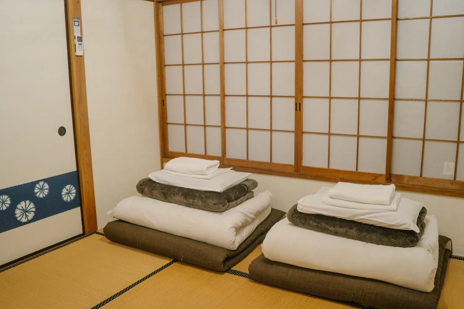Photo of the whole room, Bed in Irori Guest House Tenmaku
