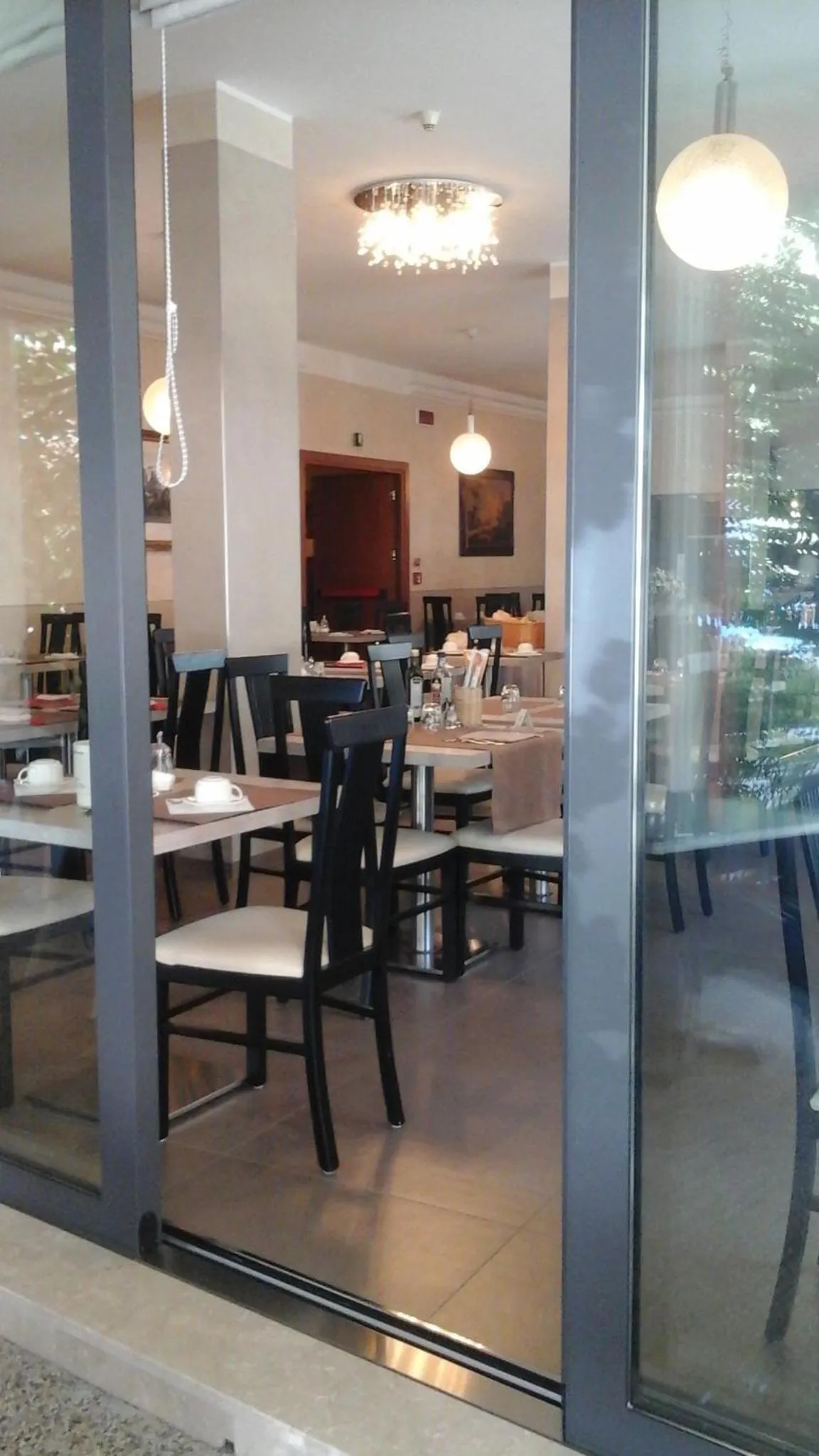 Restaurant/places to eat in Hotel Nevada