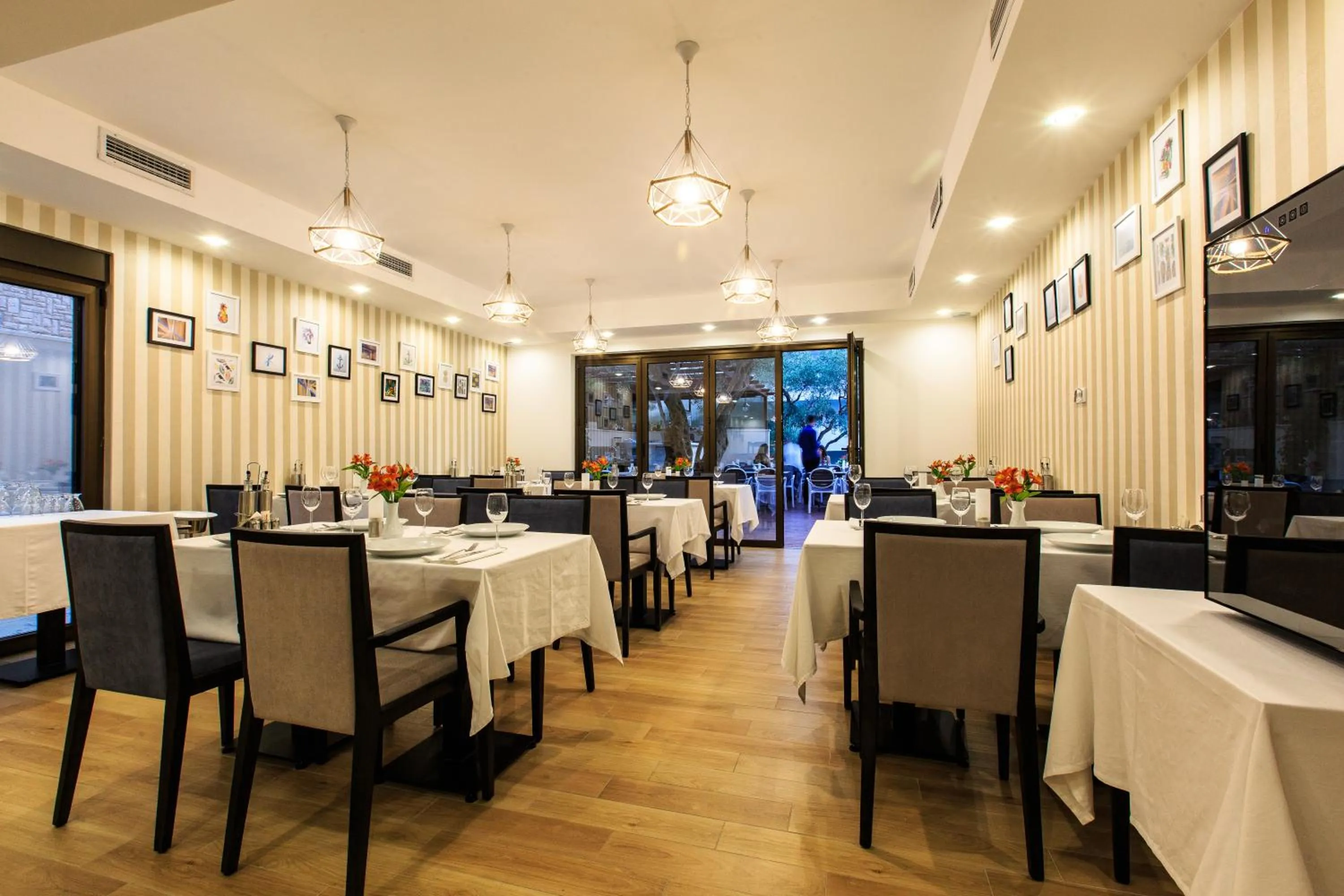 Continental breakfast in Hotel Harmony by Aycon