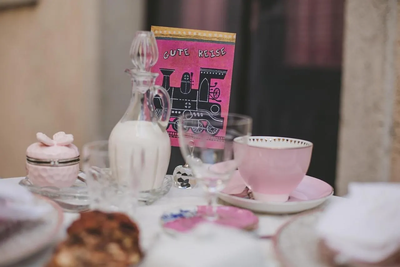 Food and drinks in Lola Dream