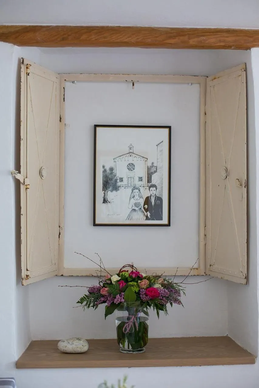 Decorative detail in Lola Dream