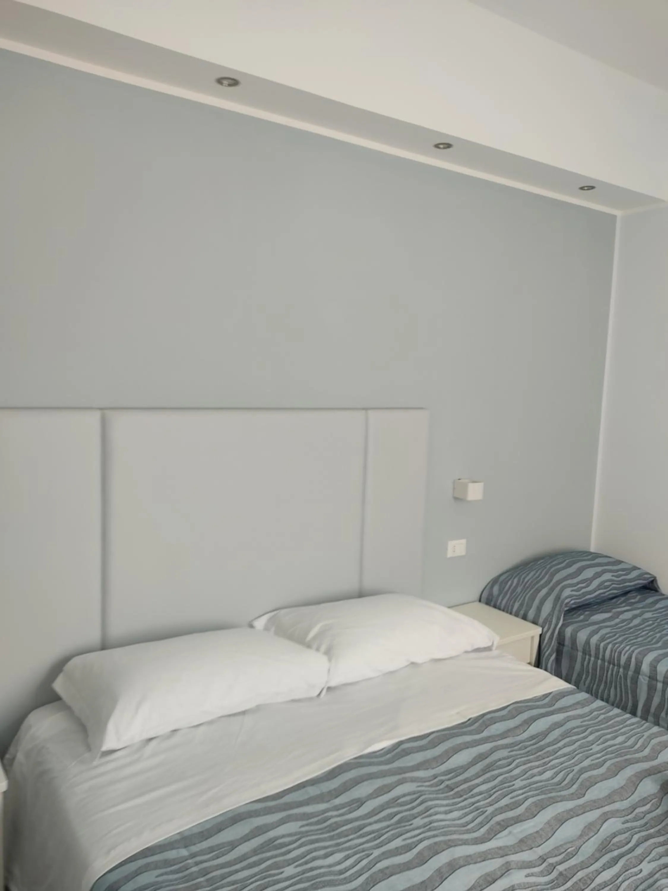 Bed in Hotel Caravel Park