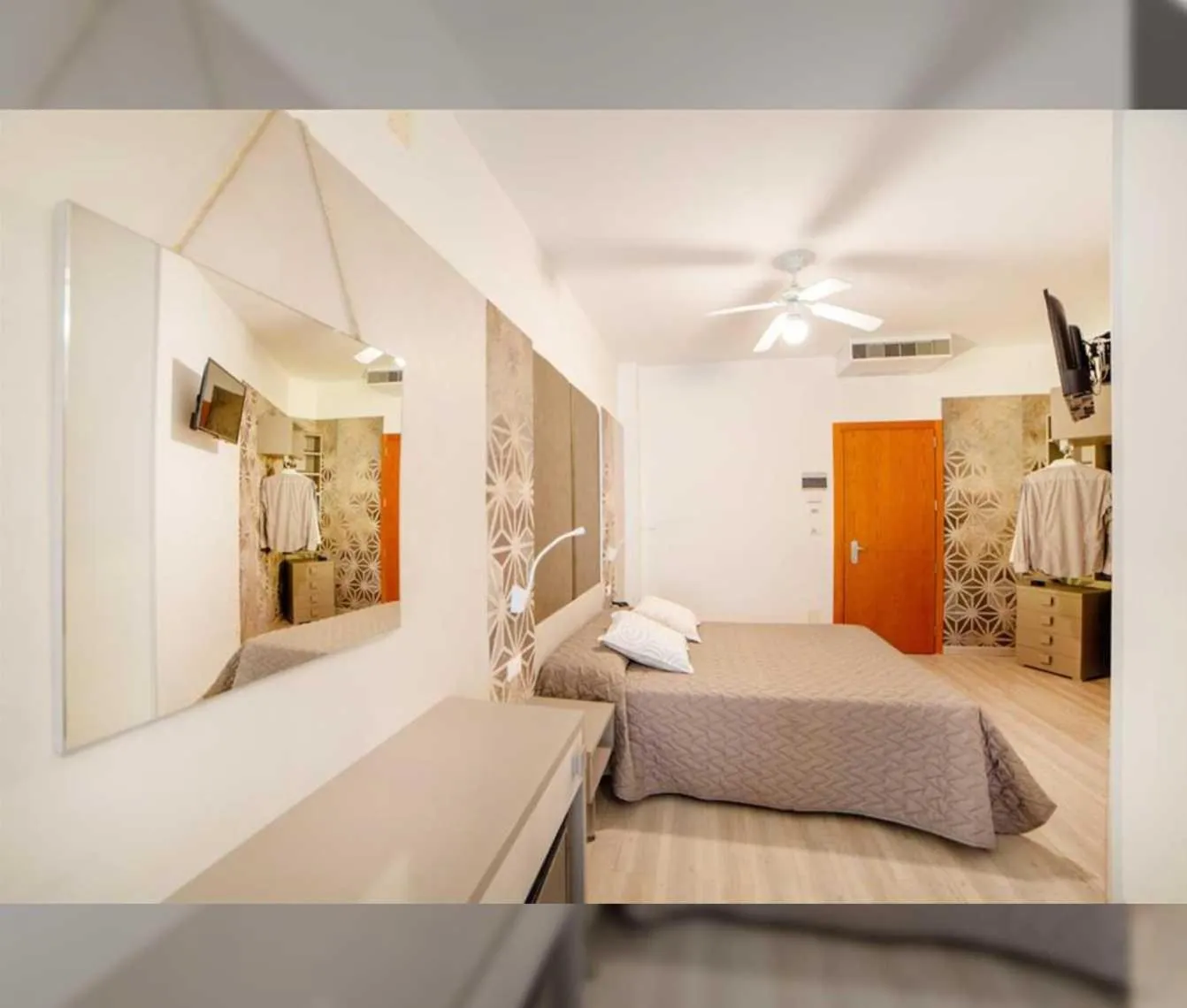 Bed in All'Orologio - Boutique Hotel