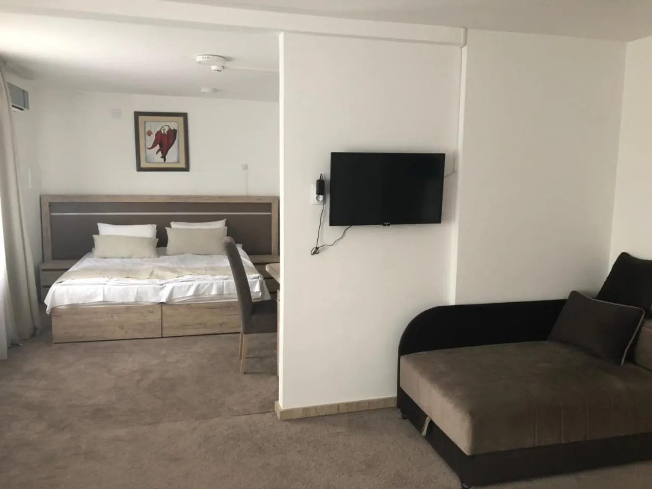 Bed in Gros Hotel - Leskovac