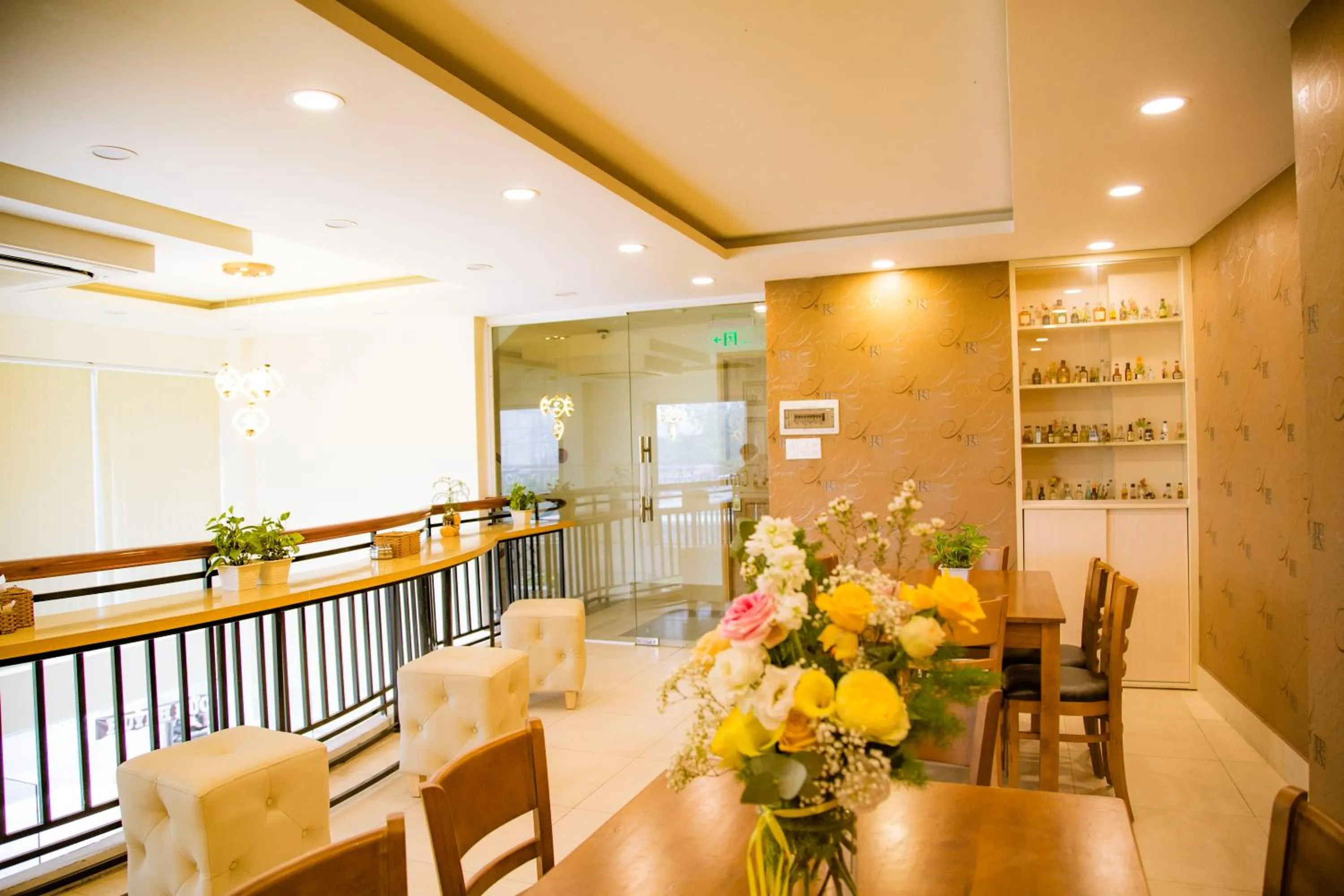 Restaurant/places to eat in Huynh Duc 2 Hotel
