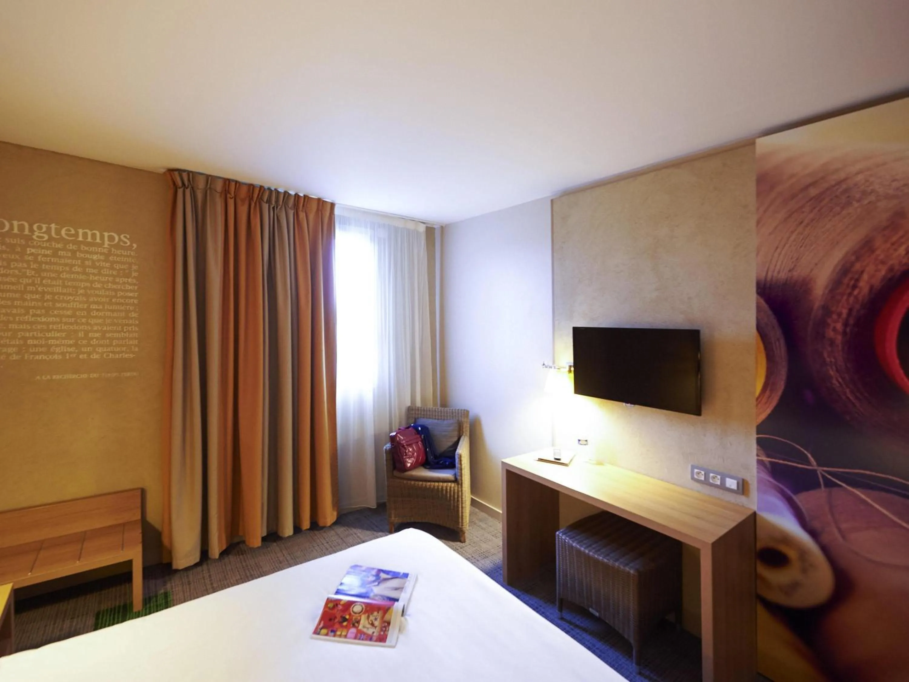 Bedroom, Bed in ibis Styles Cholet