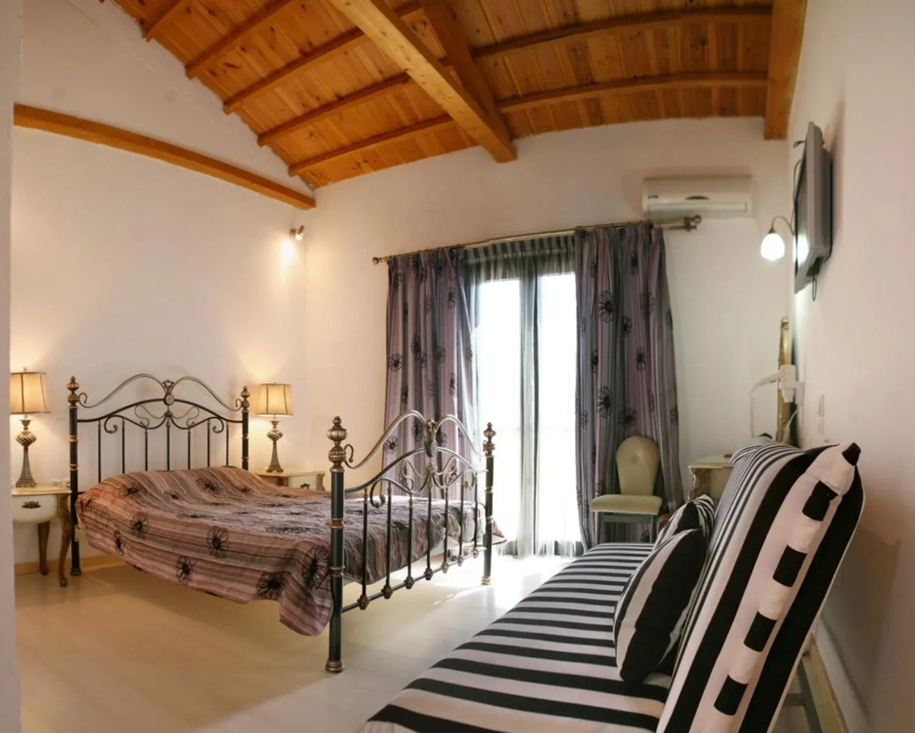 Photo of the whole room in Malemi Organic Hotel