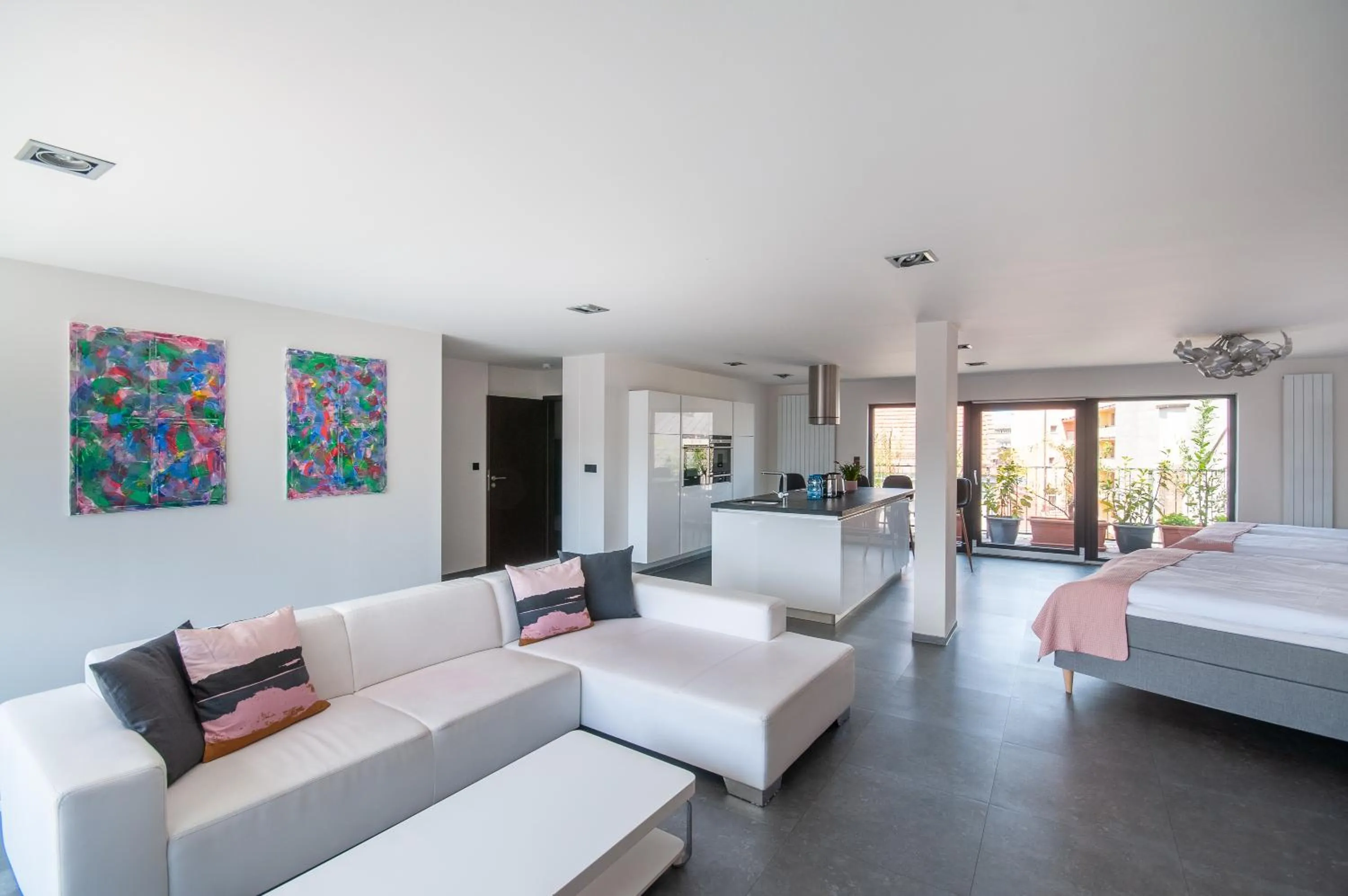 Living room, Bed in VV hotel & apartments