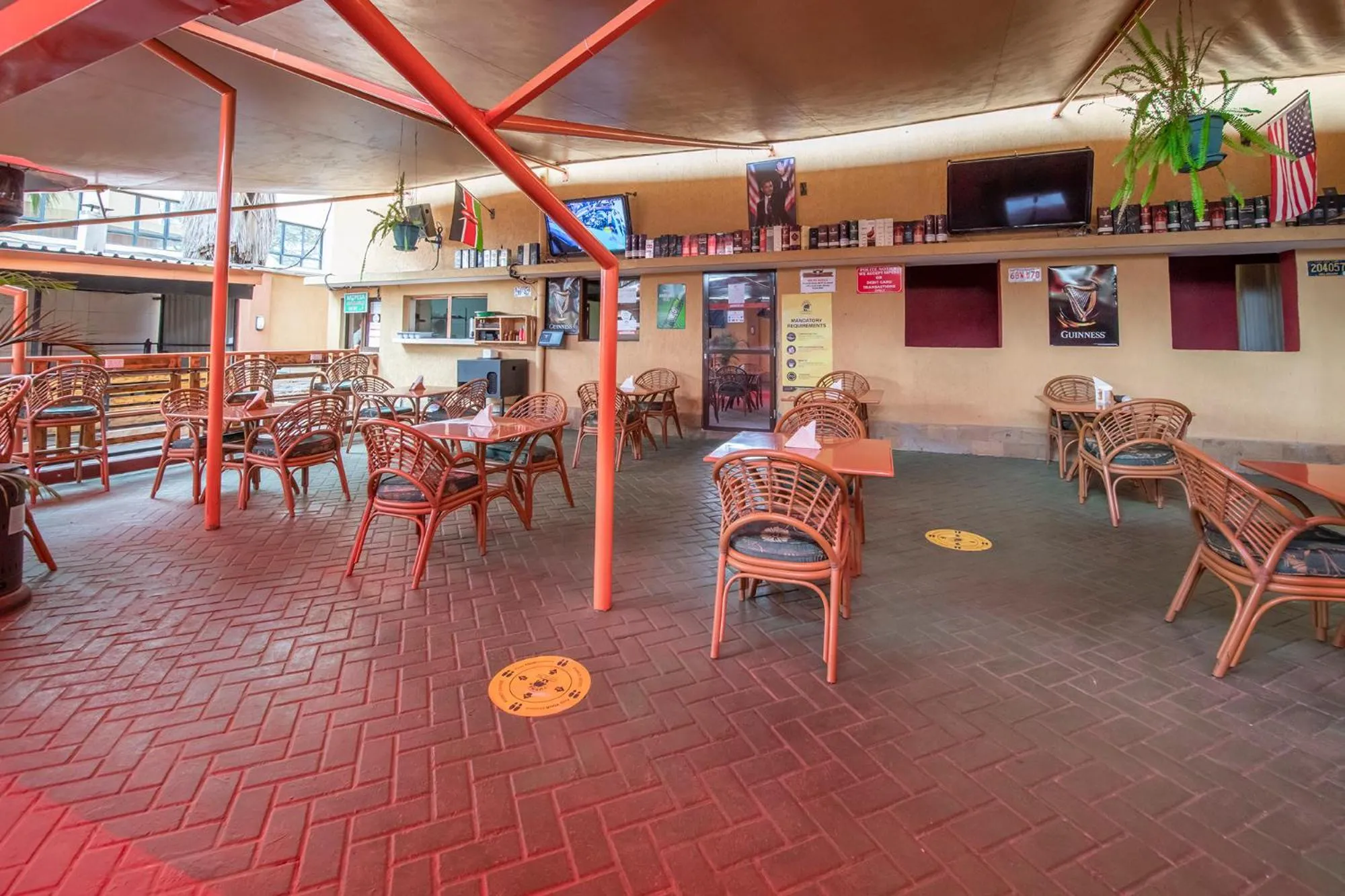 Restaurant/places to eat in Joy Palace Hotel