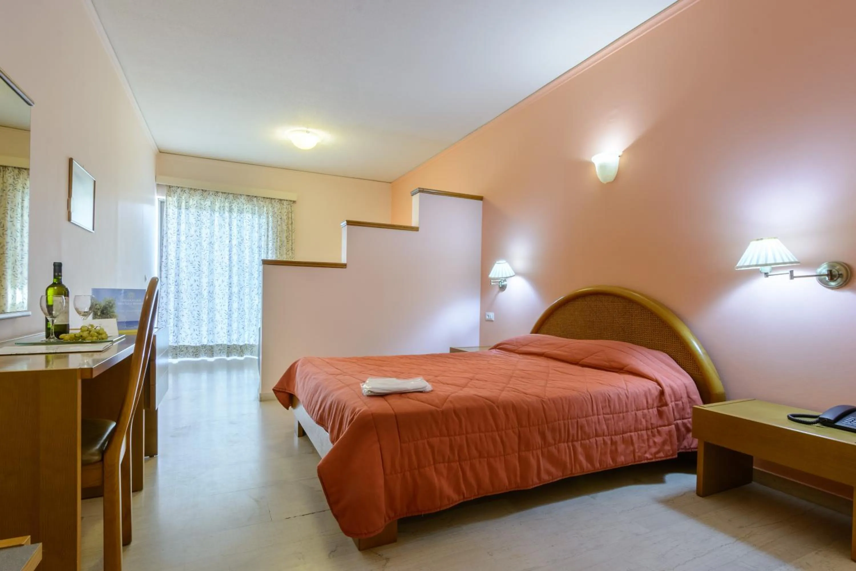 Garden, Bed in Golden Sand Hotel