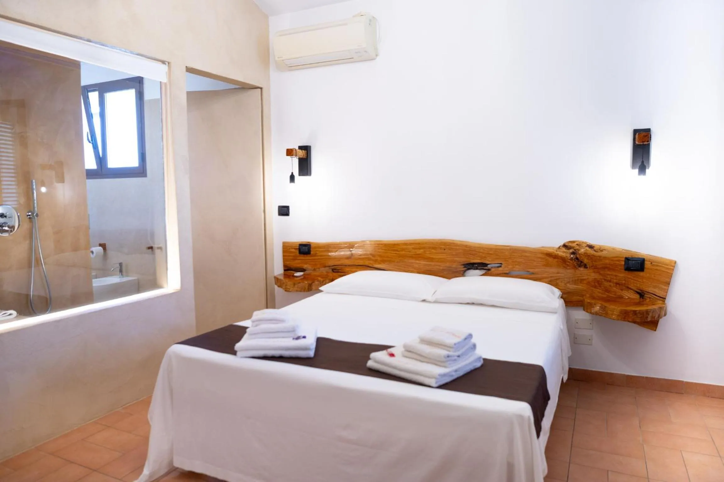 Bed in Bed & Breakfast Giardini Di Marzo