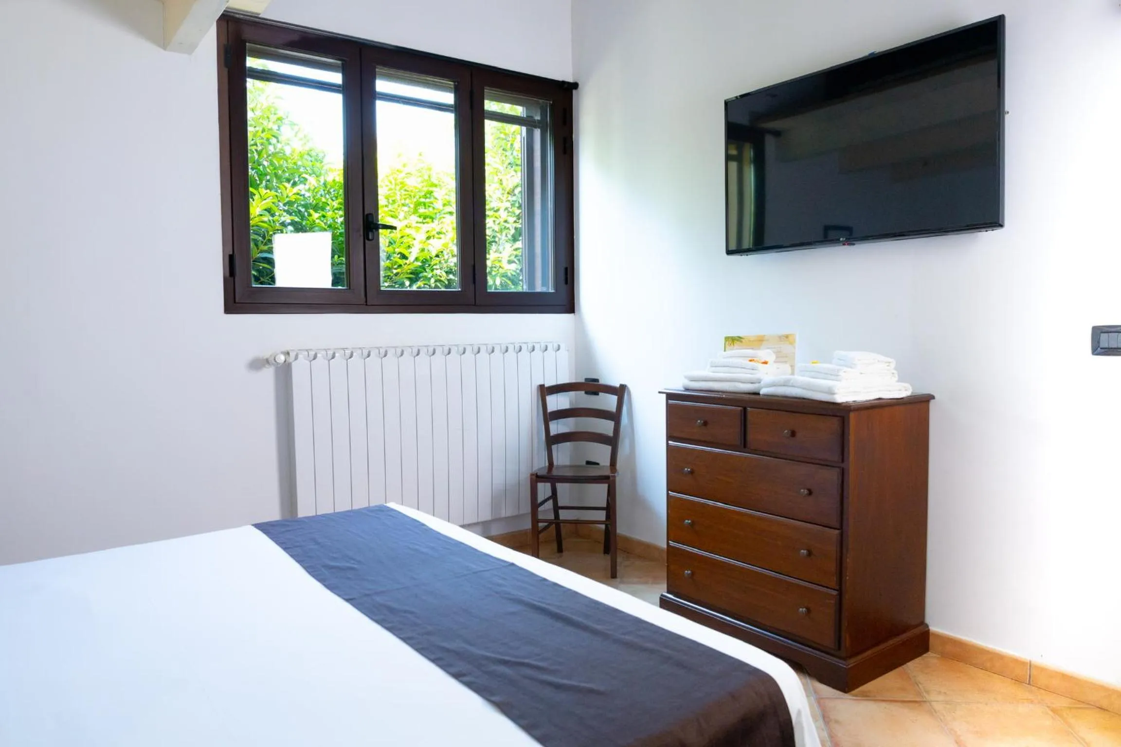 Bed in Bed & Breakfast Giardini Di Marzo