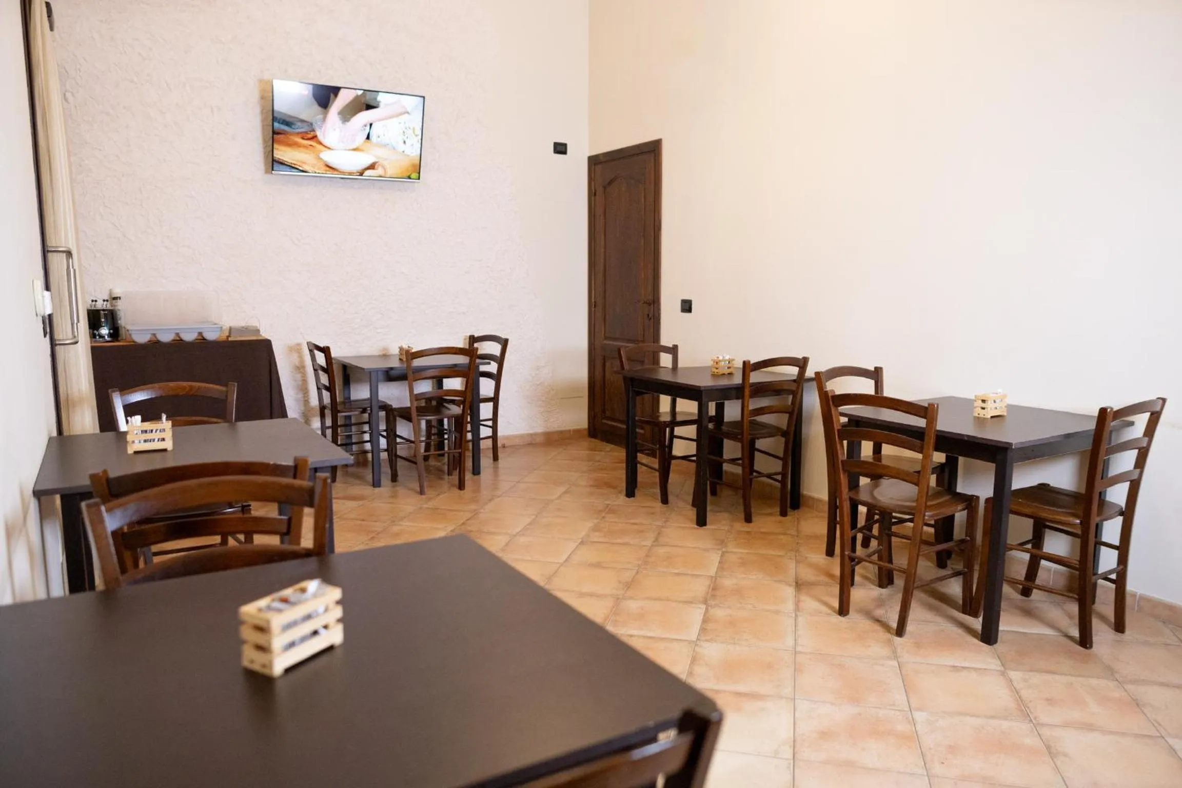 Restaurant/places to eat in Bed & Breakfast Giardini Di Marzo