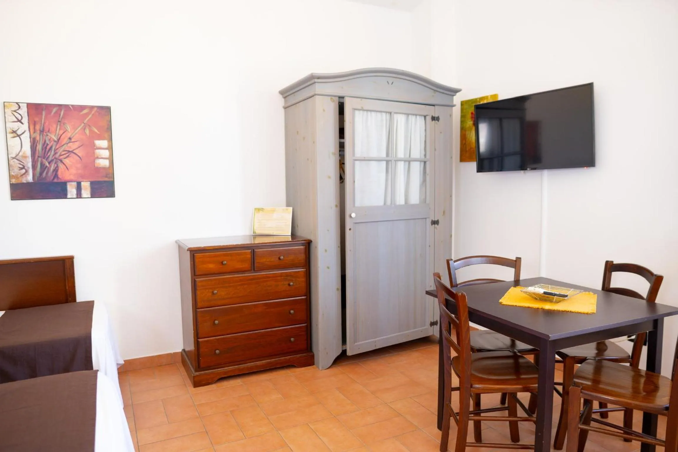 TV and multimedia in Bed & Breakfast Giardini Di Marzo