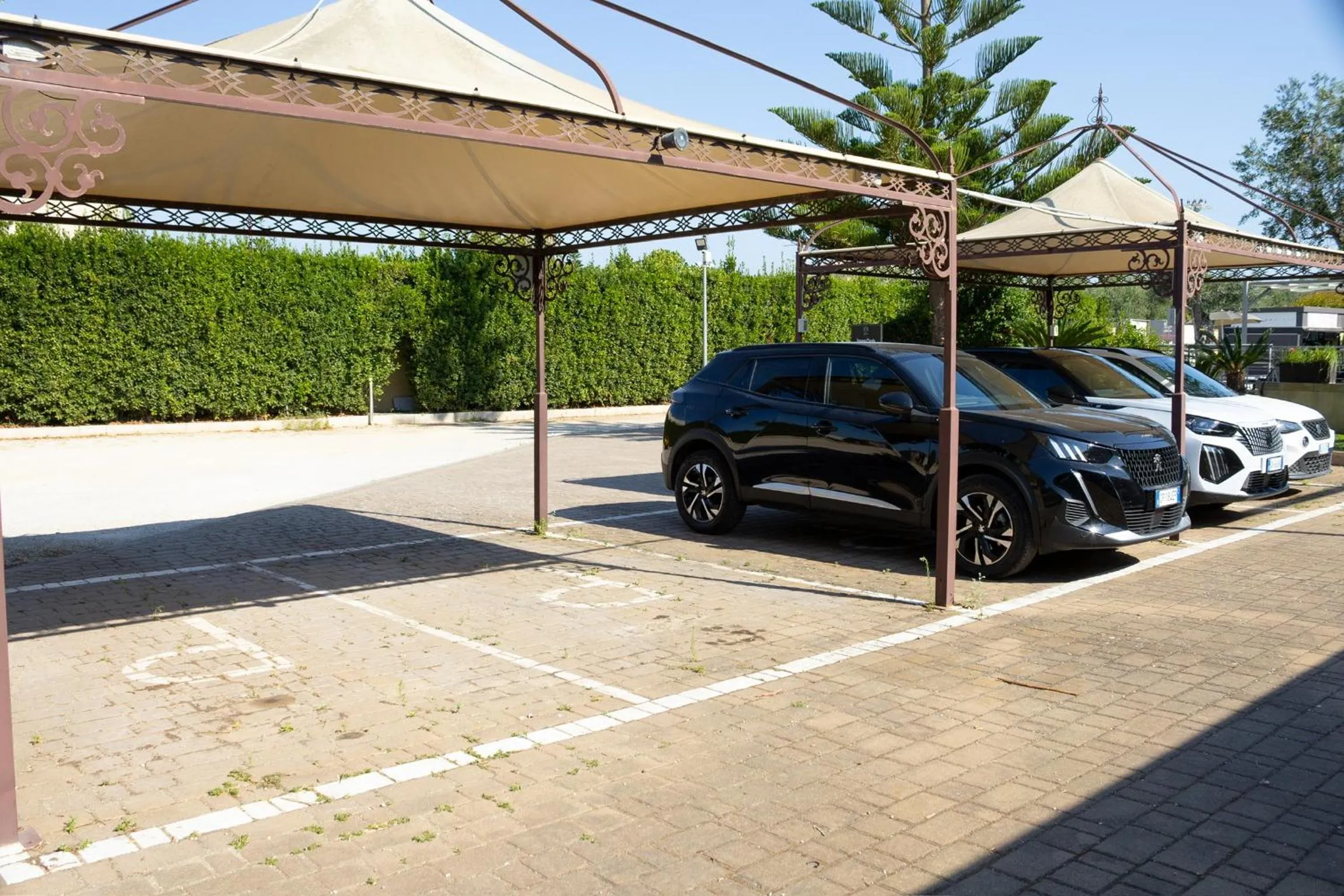 Parking in Bed & Breakfast Giardini Di Marzo