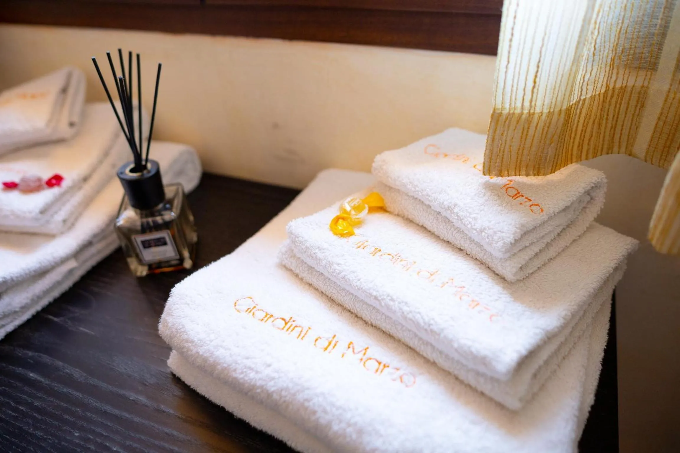 towels in Bed & Breakfast Giardini Di Marzo