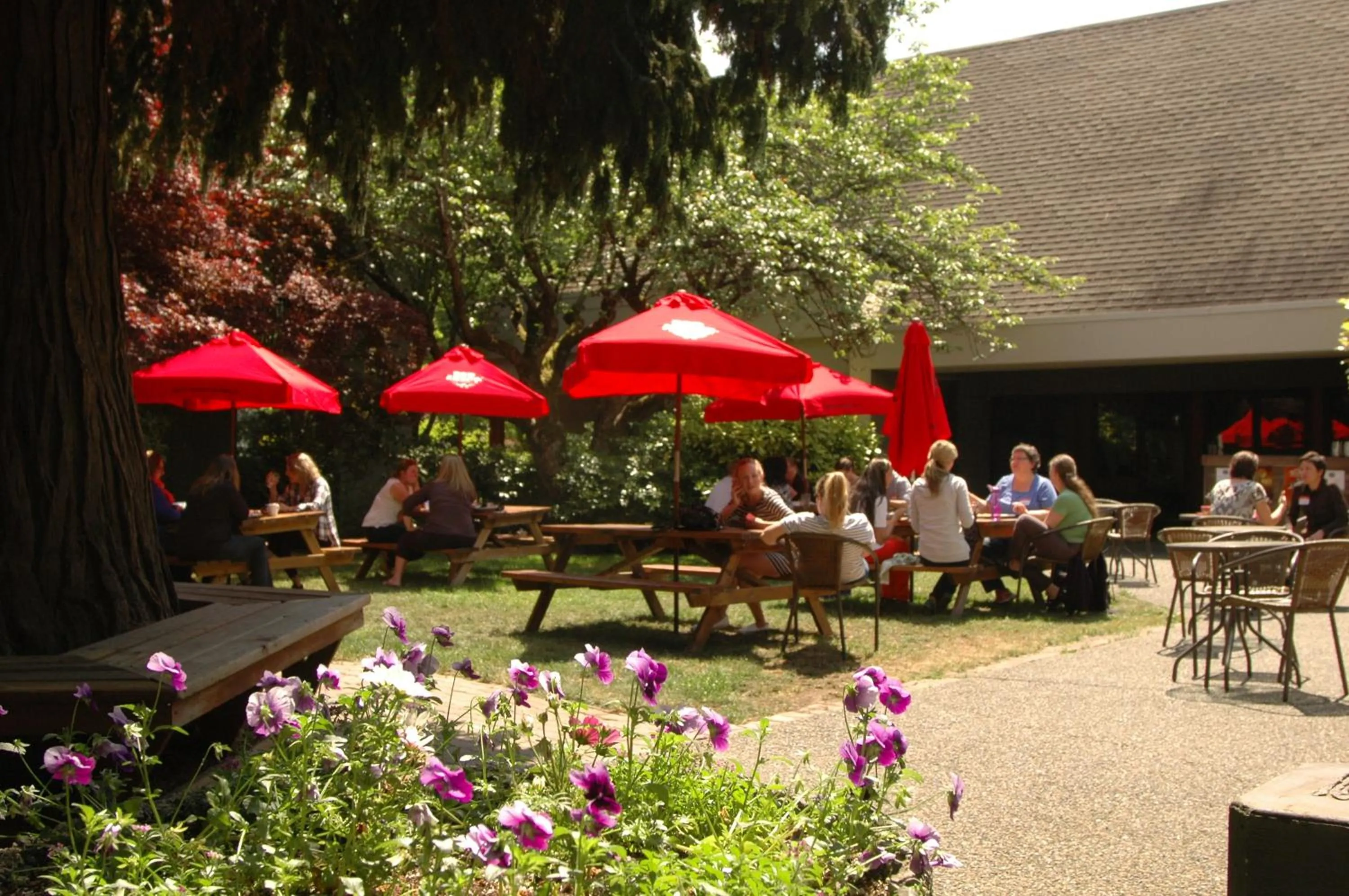 Restaurant/Places to Eat in Ramada by Wyndham Duncan Cowichan Valley