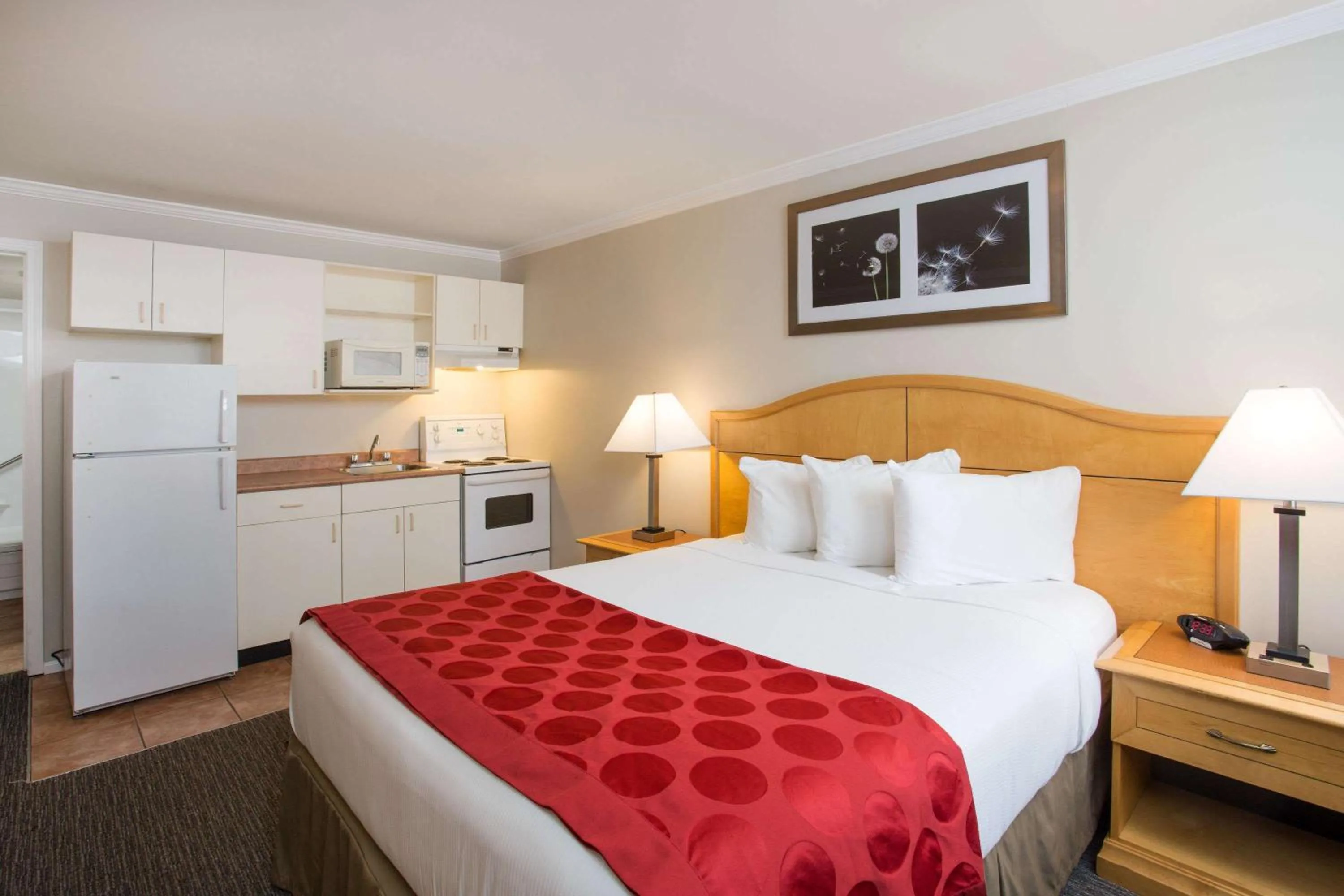 Photo of the whole room in Ramada by Wyndham Duncan Cowichan Valley