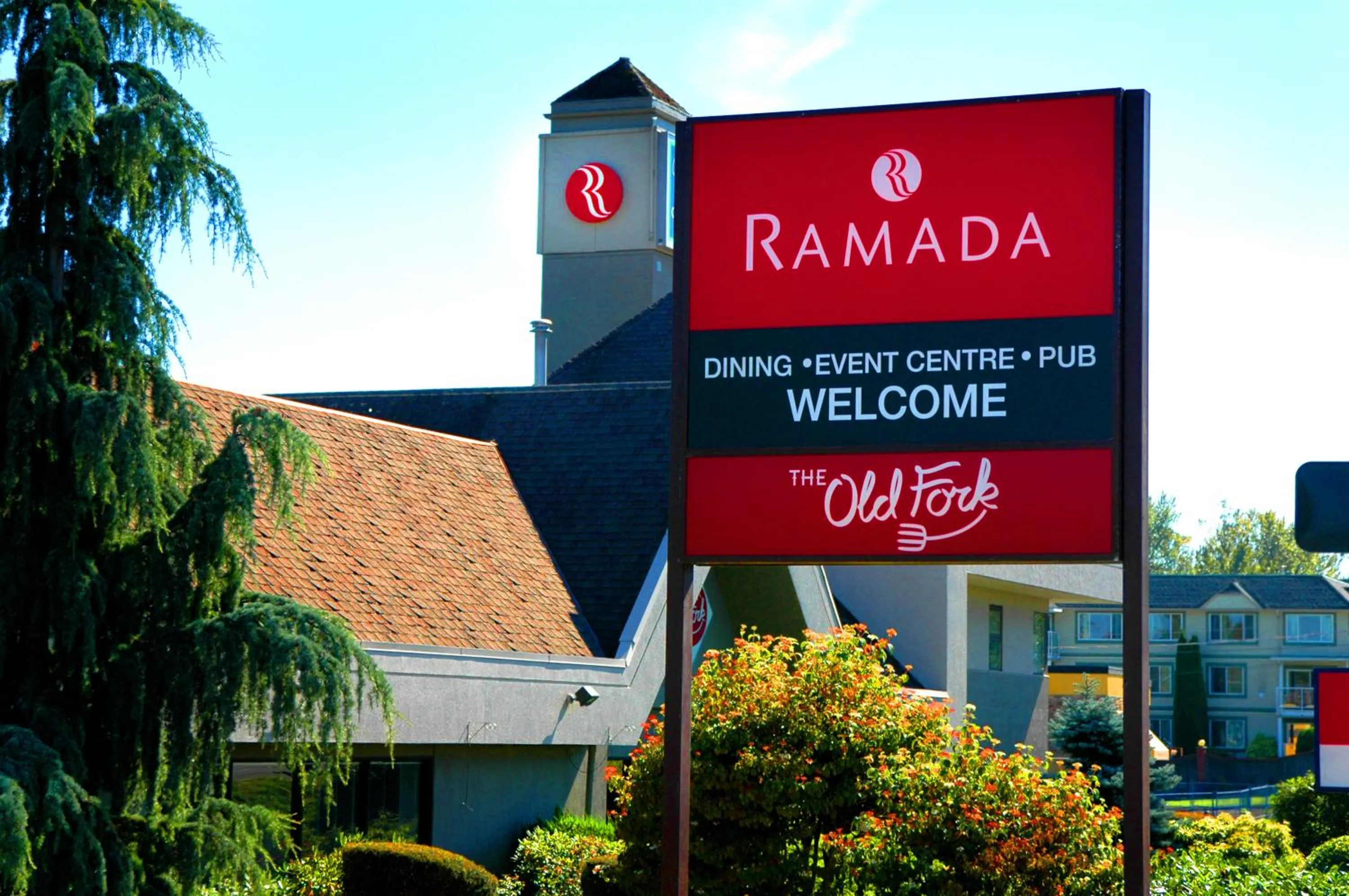 Property Building in Ramada by Wyndham Duncan Cowichan Valley