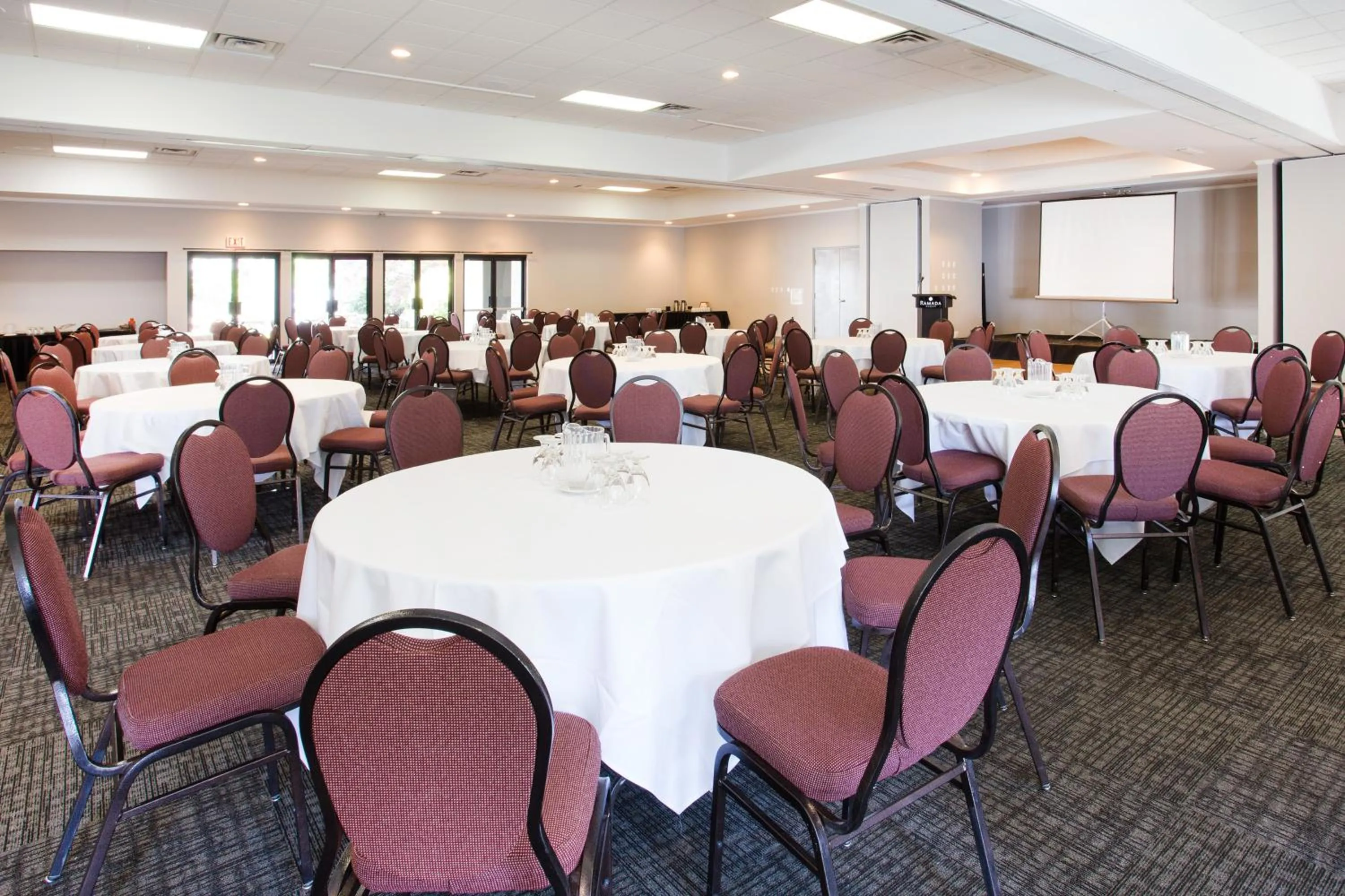 Banquet/Function facilities, Banquet Facilities in Ramada by Wyndham Duncan Cowichan Valley