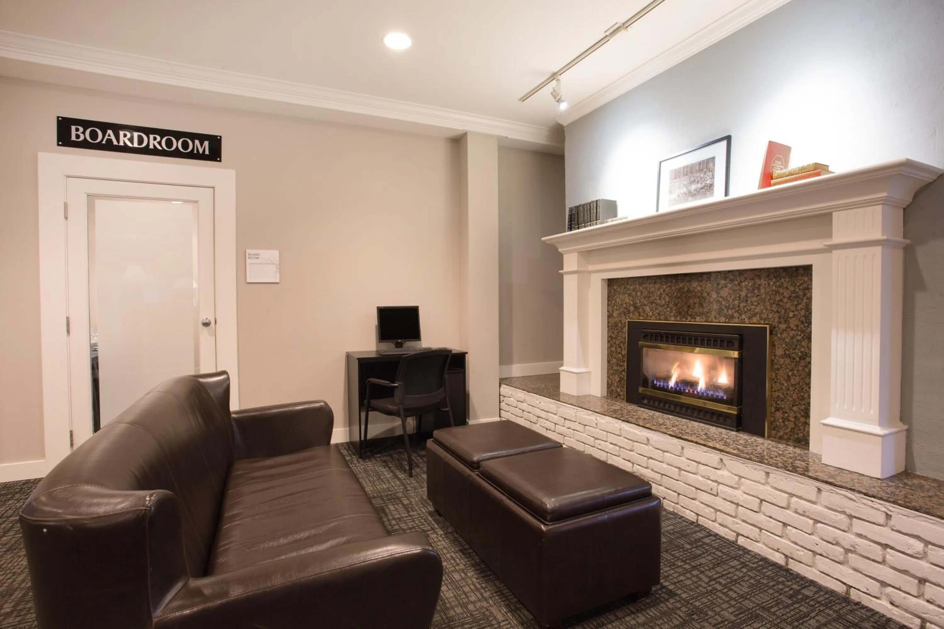 Lobby or reception, Seating Area in Ramada by Wyndham Duncan Cowichan Valley