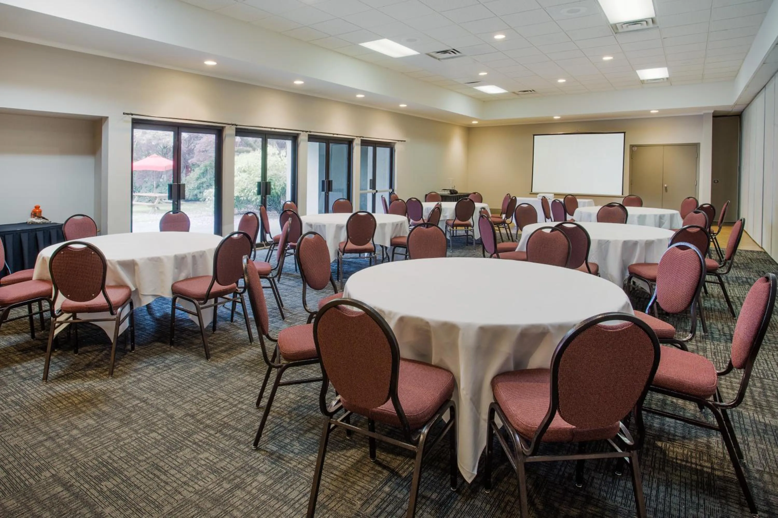 Banquet/Function facilities in Ramada by Wyndham Duncan Cowichan Valley