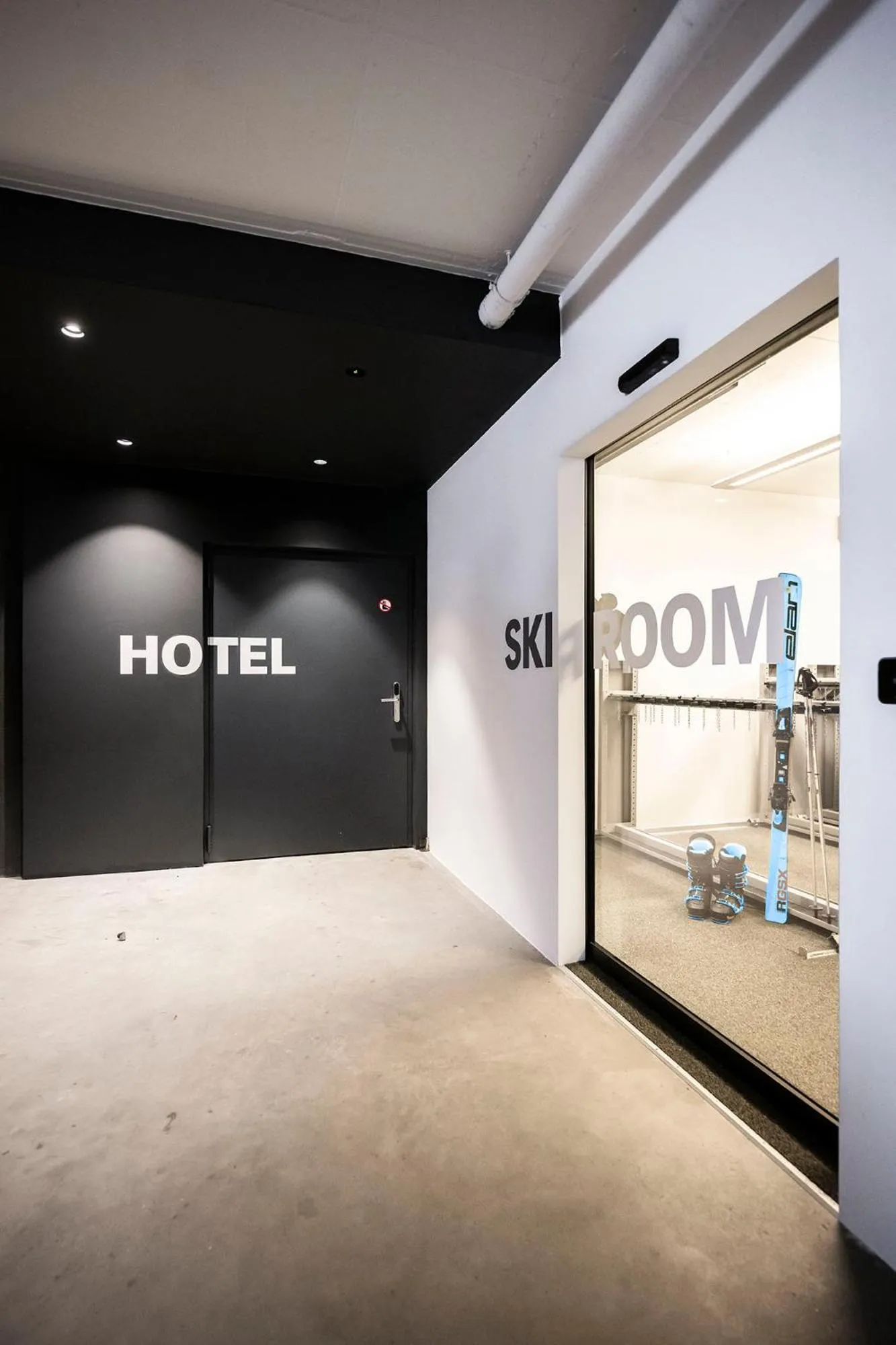 Skiing in Alpstay - Smart Hotel Saslong