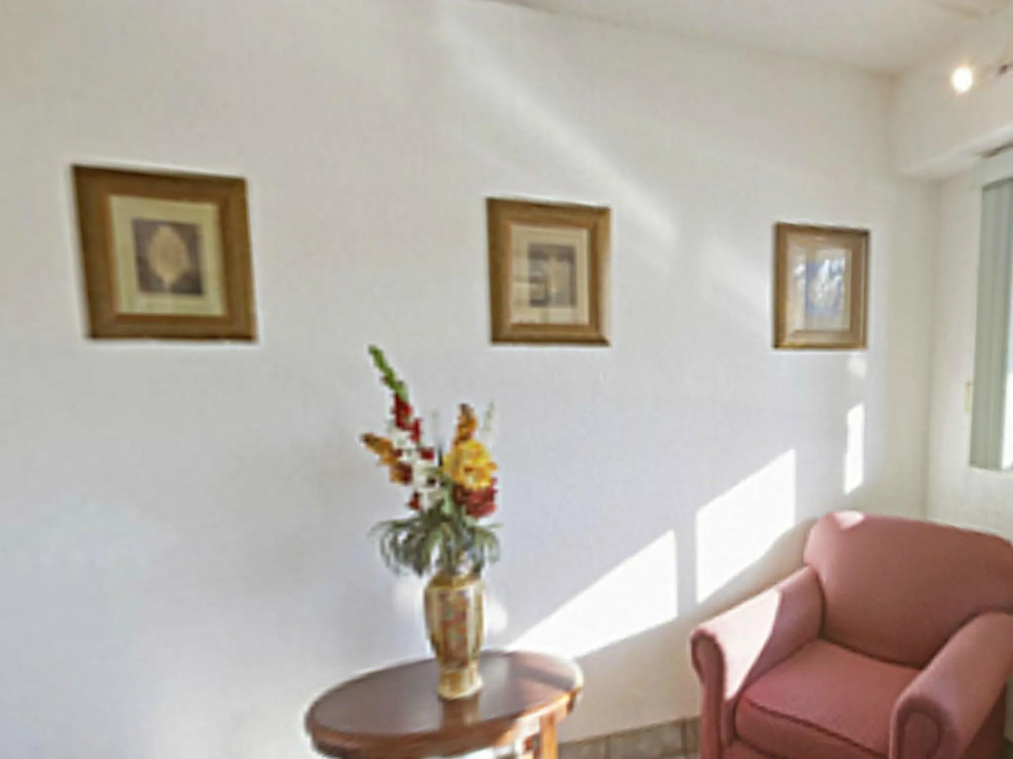 Decorative detail in Royal Inn