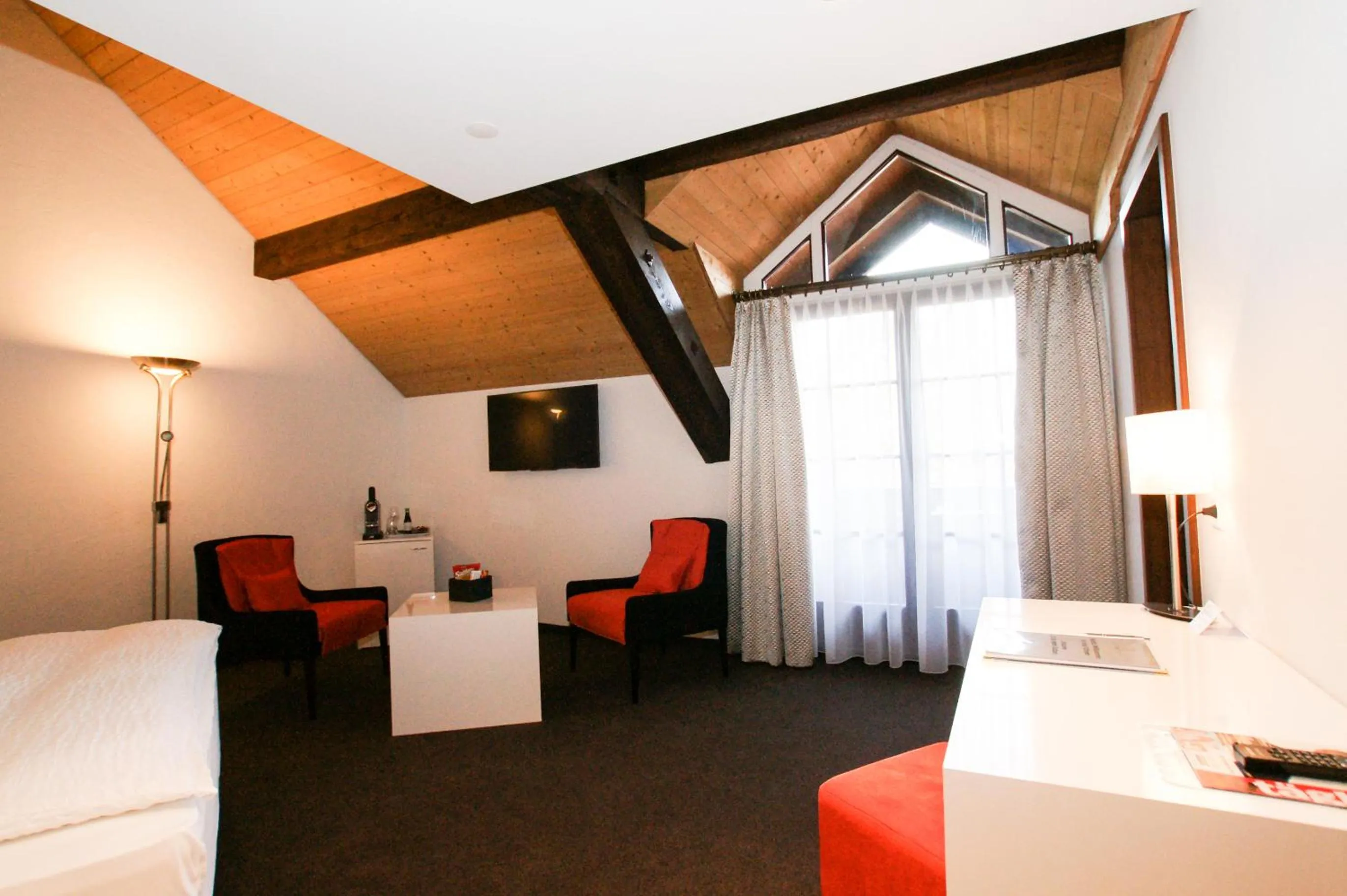 Seating area, Bed in Ochsen Lenzburg