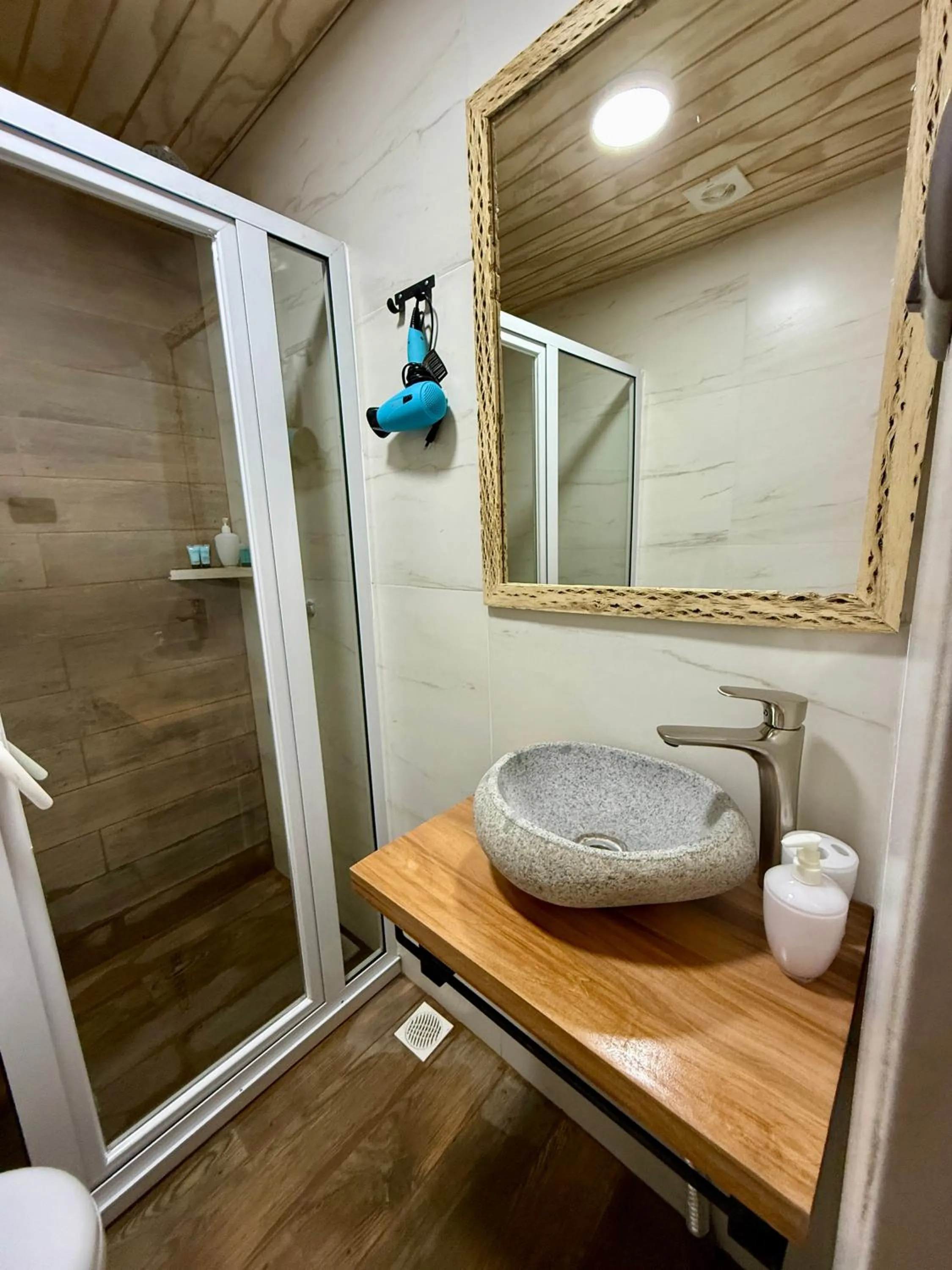 Shower in Hotel Jireh