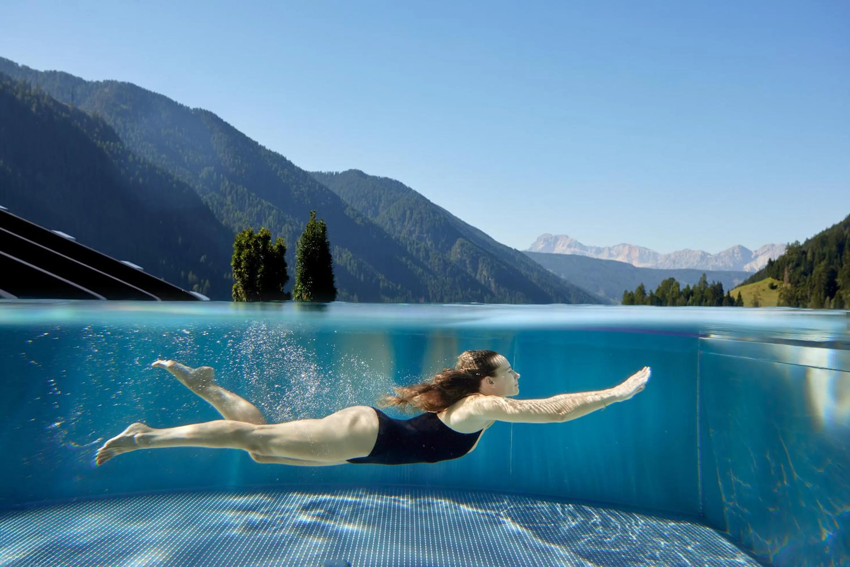 Swimming pool in Hotel Quelle Nature Spa Resort