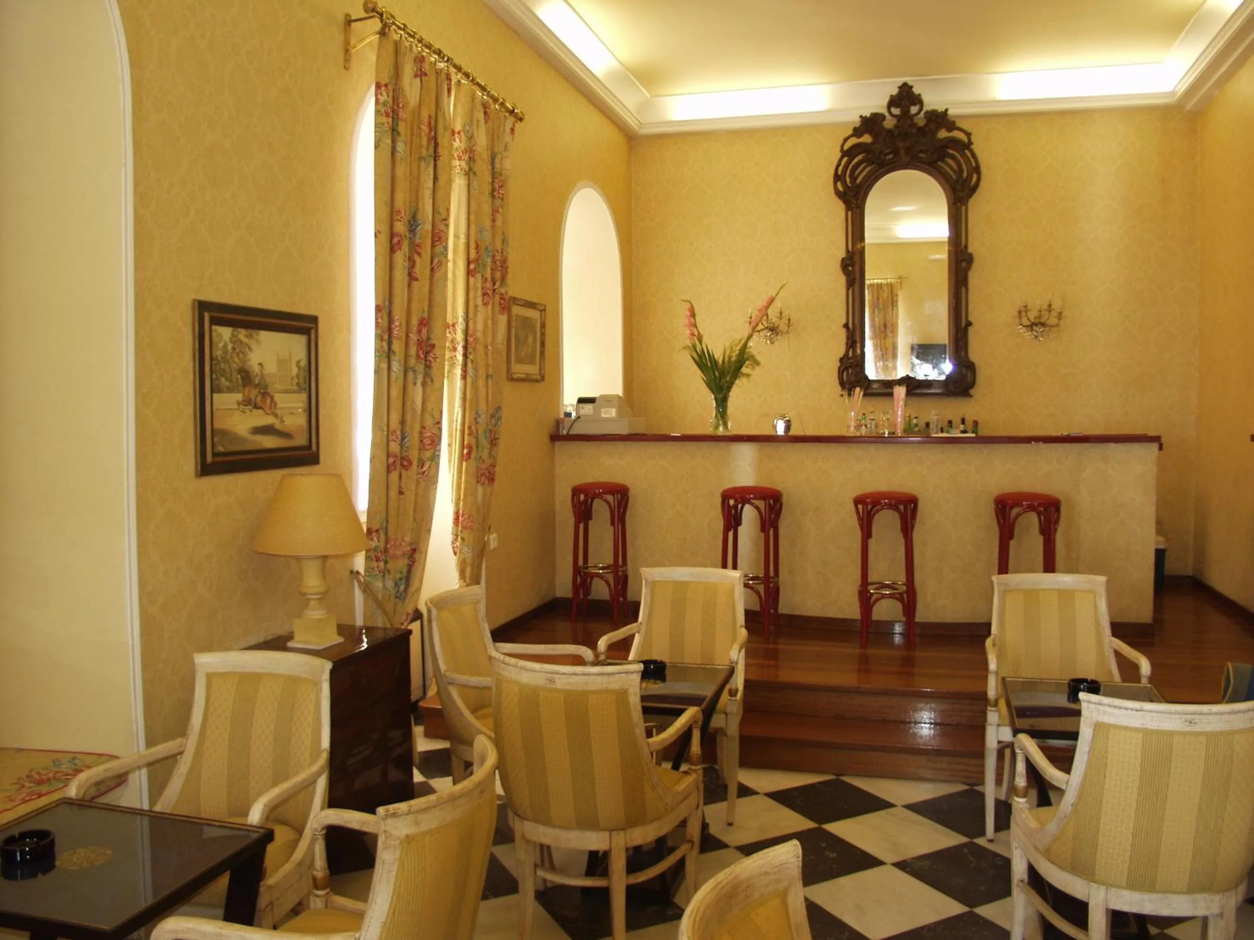 Lounge or bar in Cavalieri Hotel