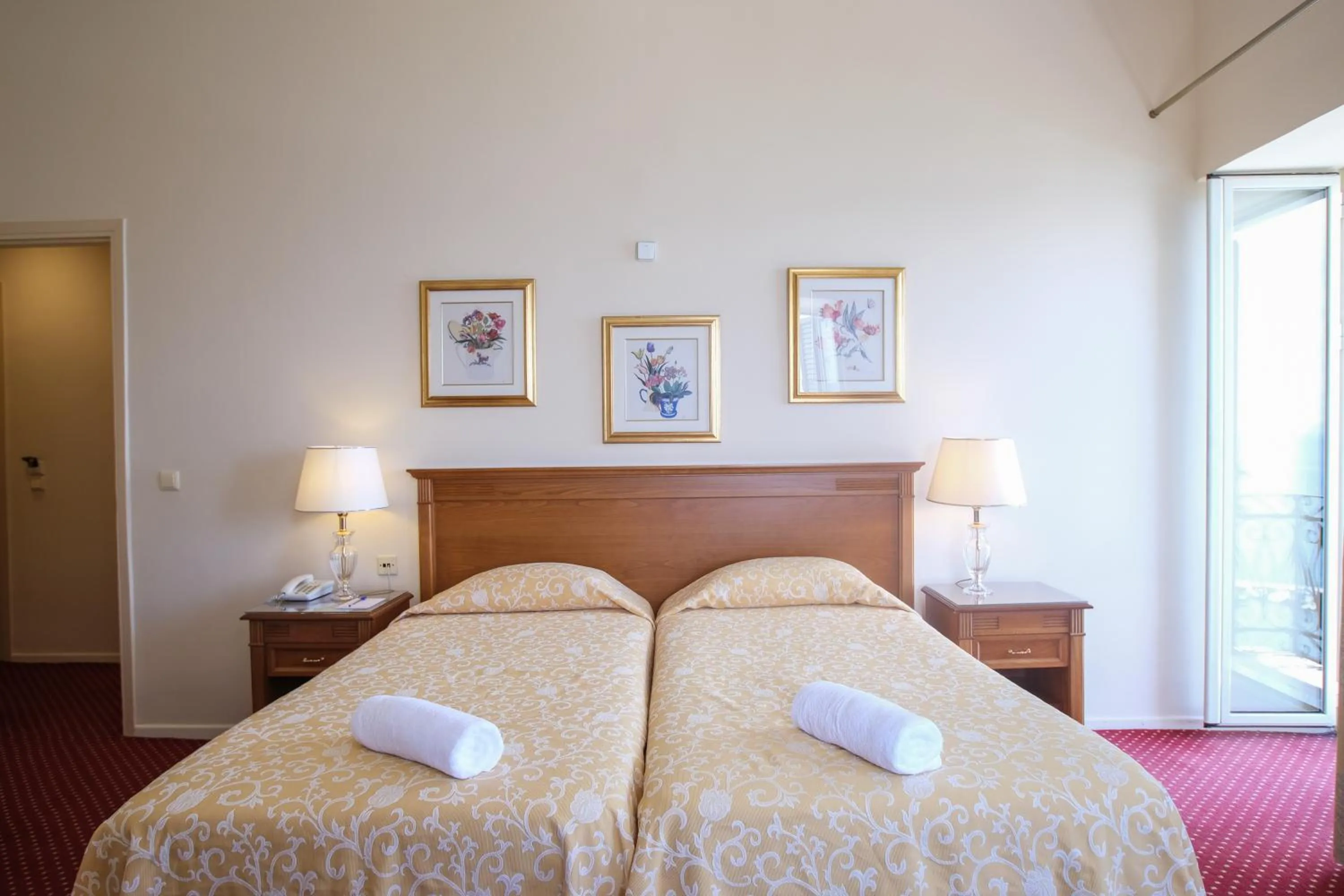 Bed in Cavalieri Hotel