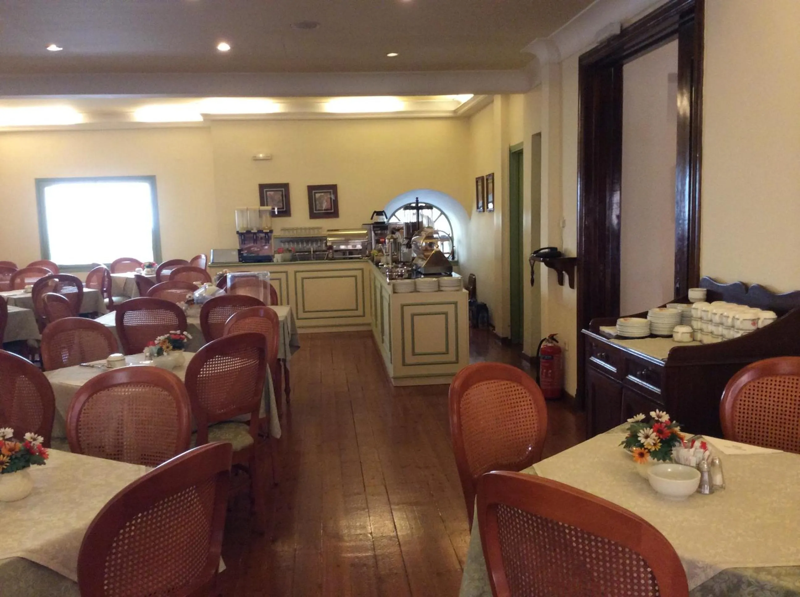 Restaurant/places to eat in Cavalieri Hotel