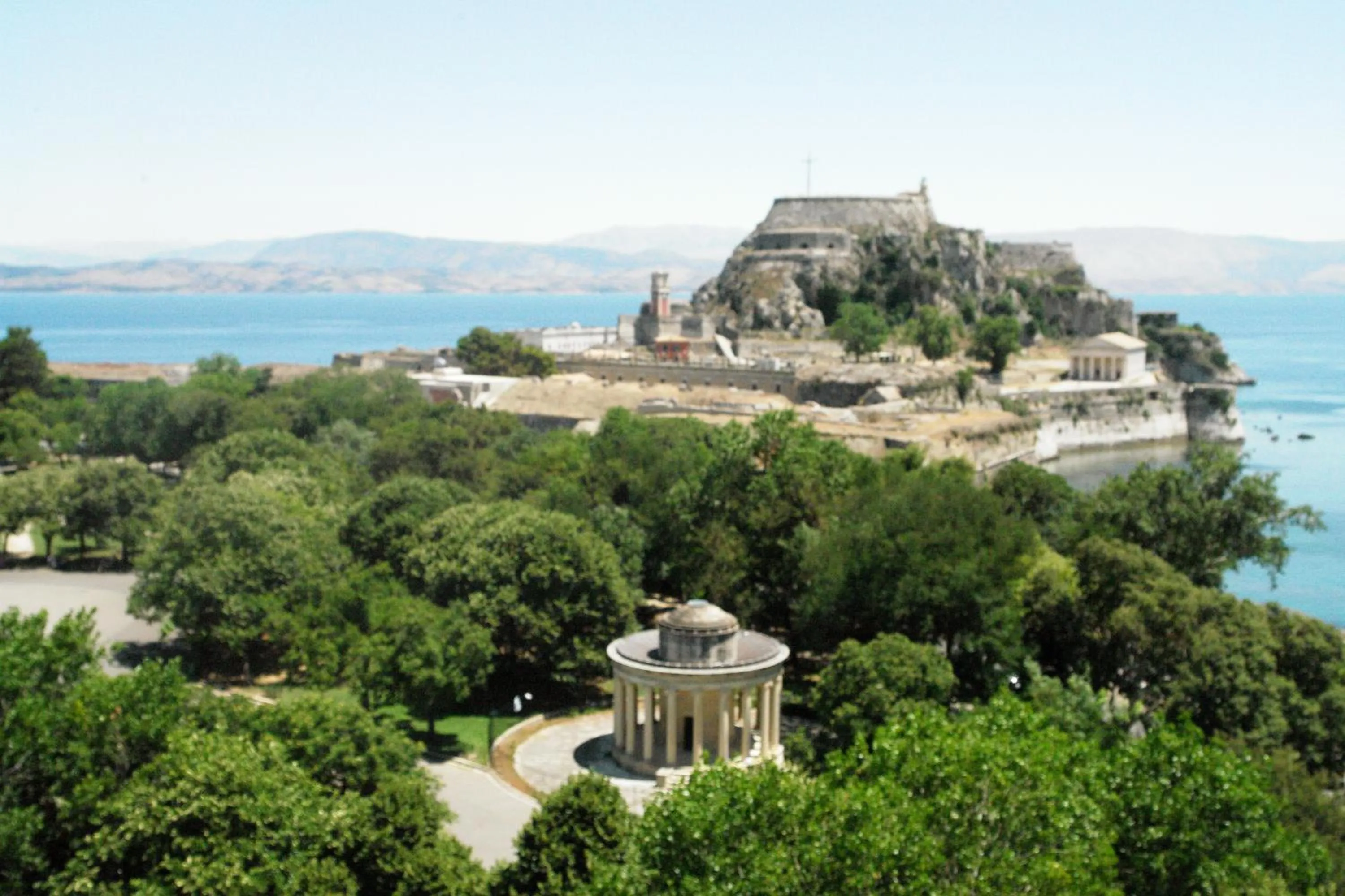 Restaurant/places to eat in Cavalieri Hotel