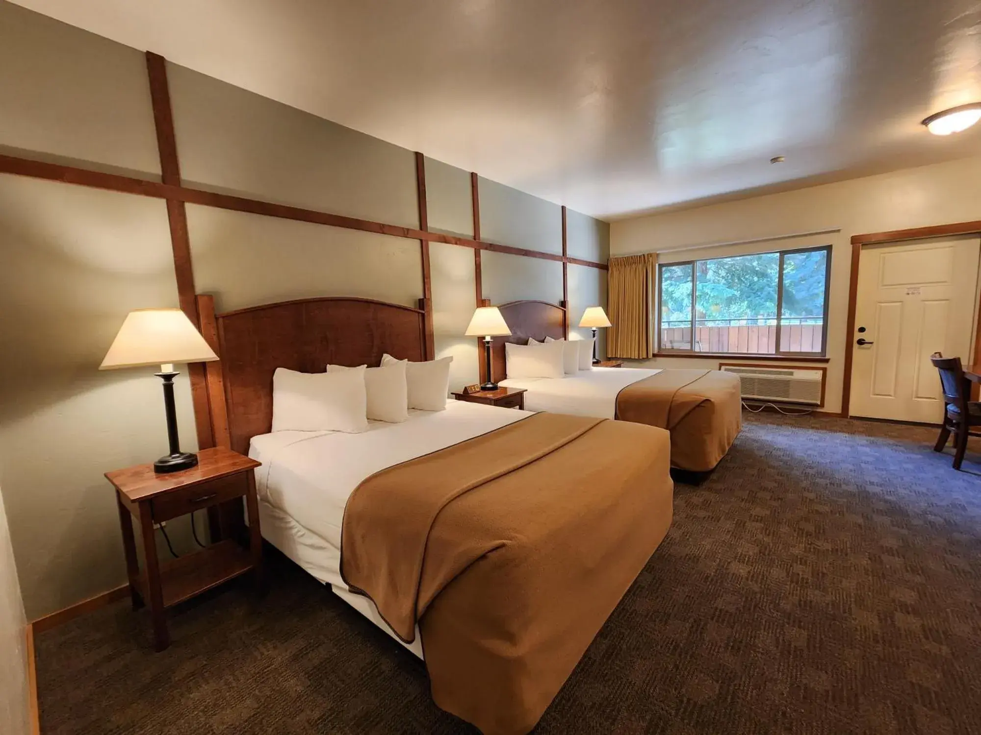 2 Queen Beds, Courtyard View (No Pets) in Westcliff Lodge 2 Queen Beds, Courtyard View (No Pets) in Westcliff Lodge