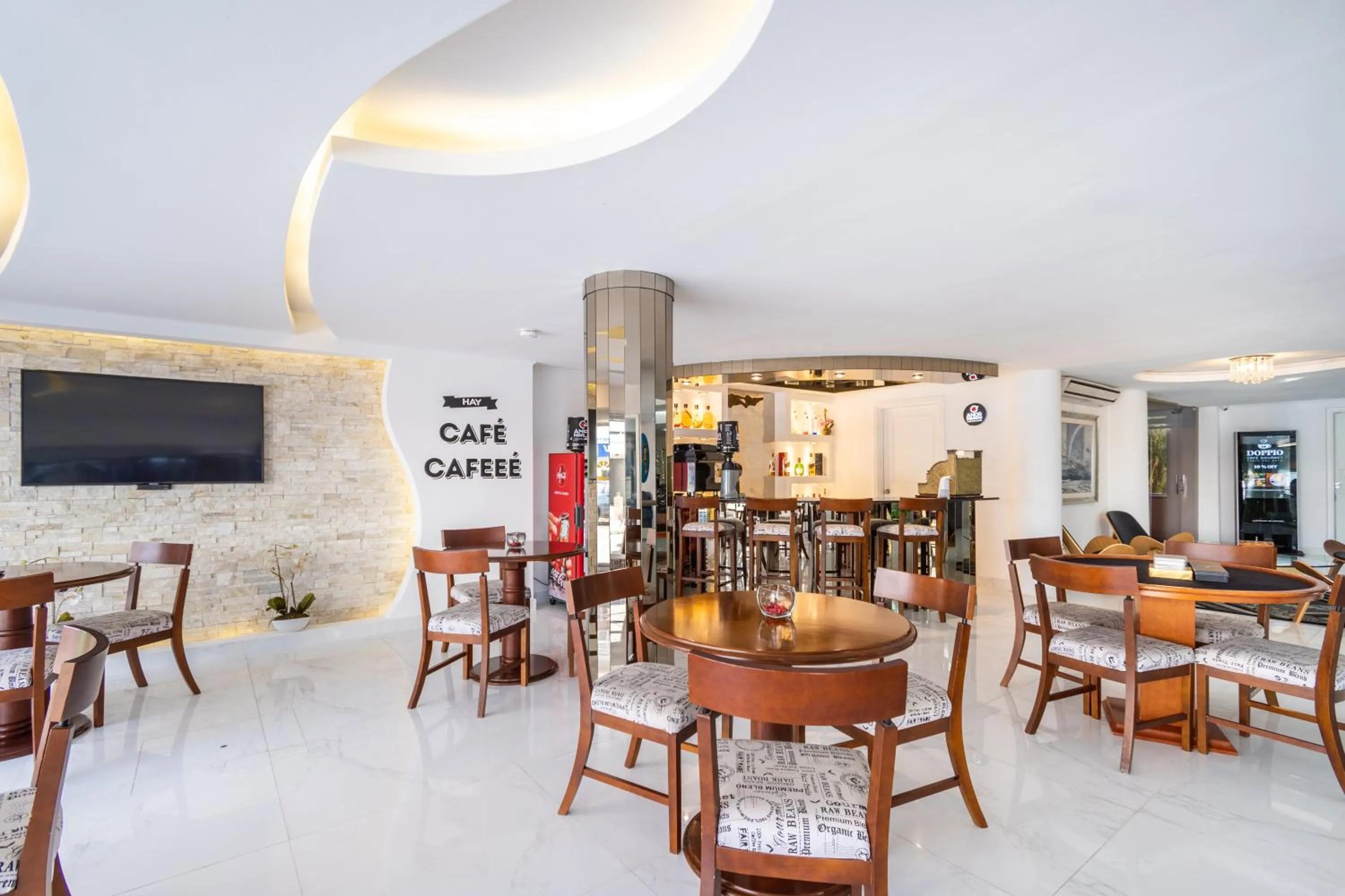 Communal lounge/ TV room in Hotel Romimar 3* Sup