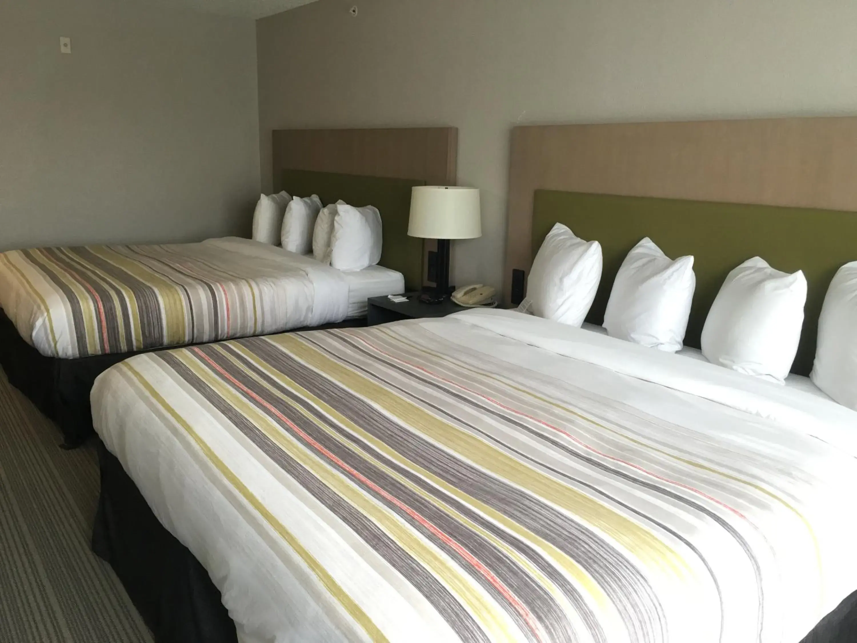 Queen Room with Two Queen Beds - Non-Smoking in Country Inn & Suites by Radisson, Camp Springs Andrews Air Force Base , MD Queen Room with Two Queen Beds - Non-Smoking in Country Inn & Suites by Radisson, Camp Springs Andrews Air Force Base , MD