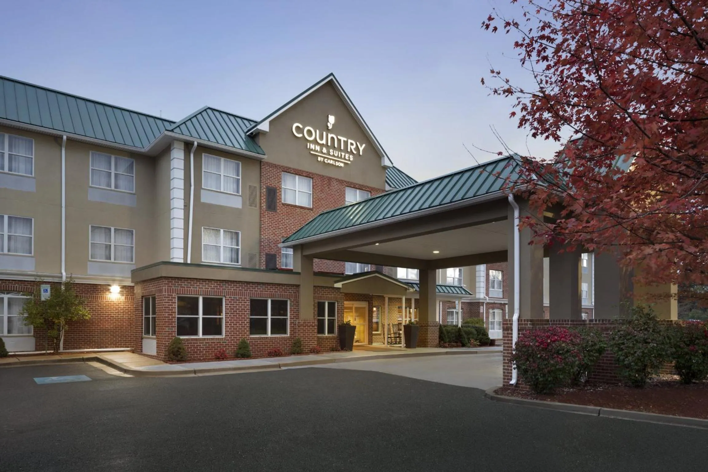 Property building in Country Inn & Suites by Radisson, Camp Springs Andrews Air Force Base , MD