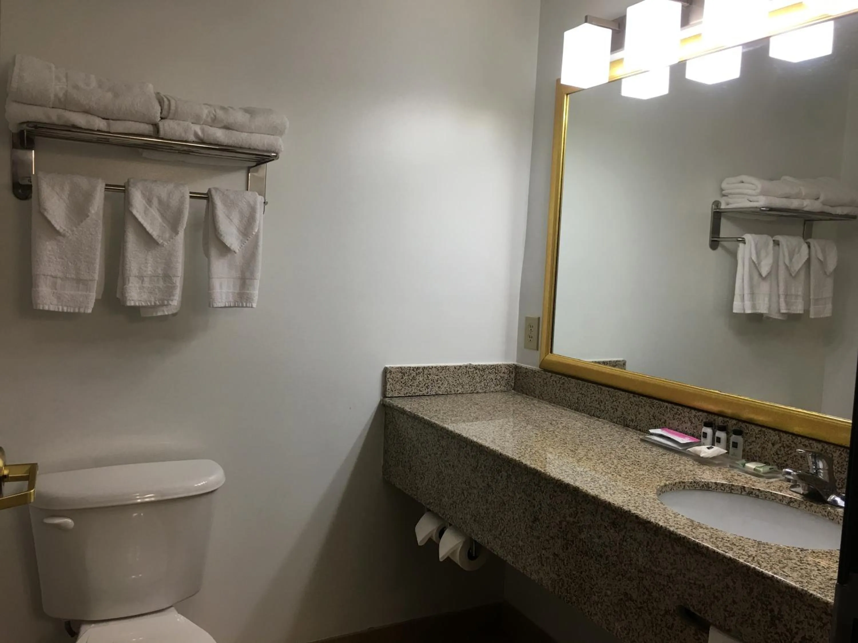 Bathroom in Country Inn & Suites by Radisson, Camp Springs Andrews Air Force Base , MD